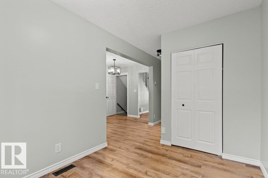 11343 22 Avenue Nw, Edmonton, AB