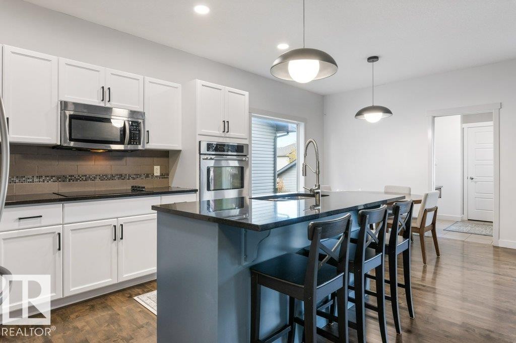 9056 Shaw Way Sw, Edmonton, AB