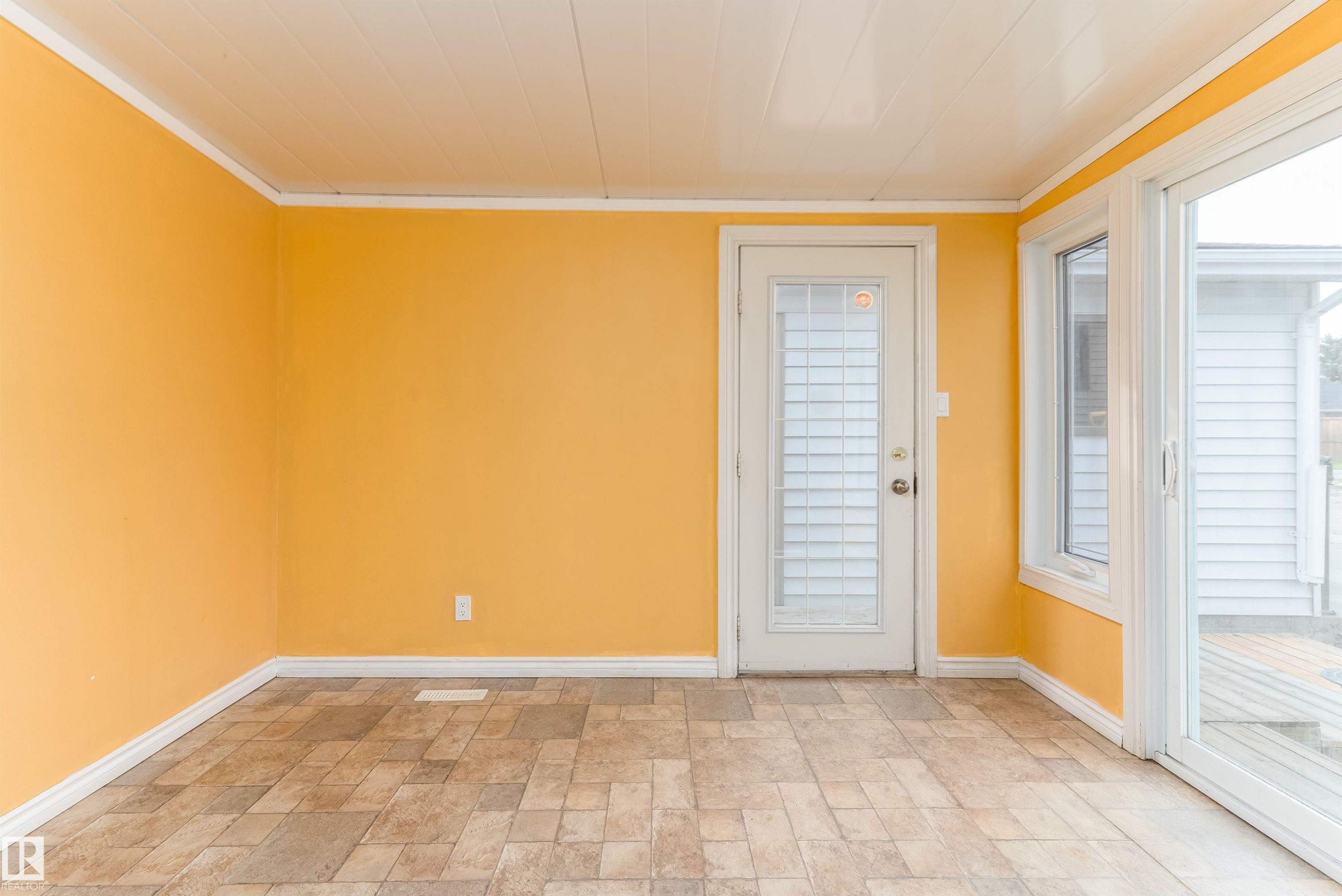 18739 72 Avenue Nw, Edmonton, AB