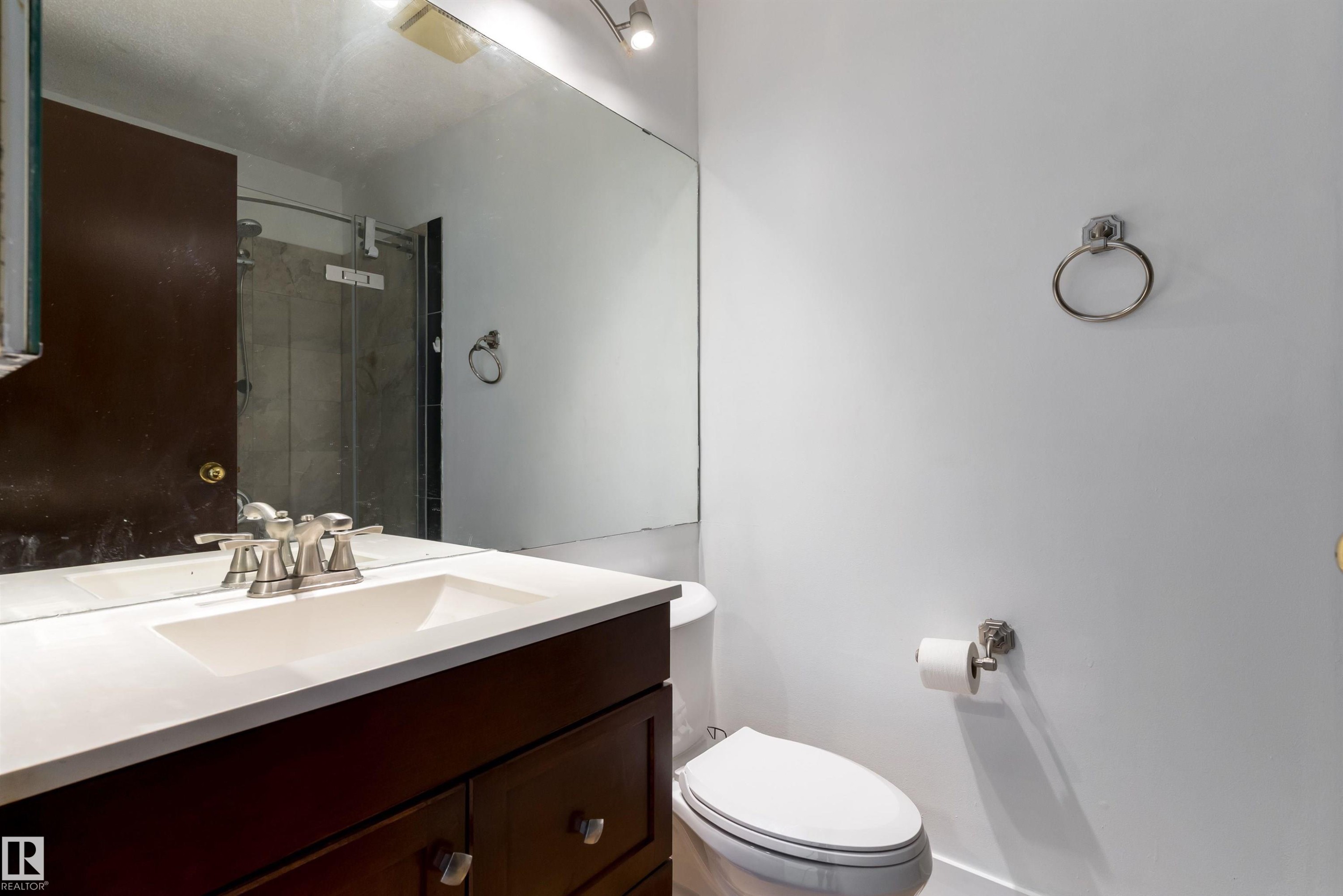Walk in shower- 3 pc - 18739 72 Avenue Nw, Edmonton, AB