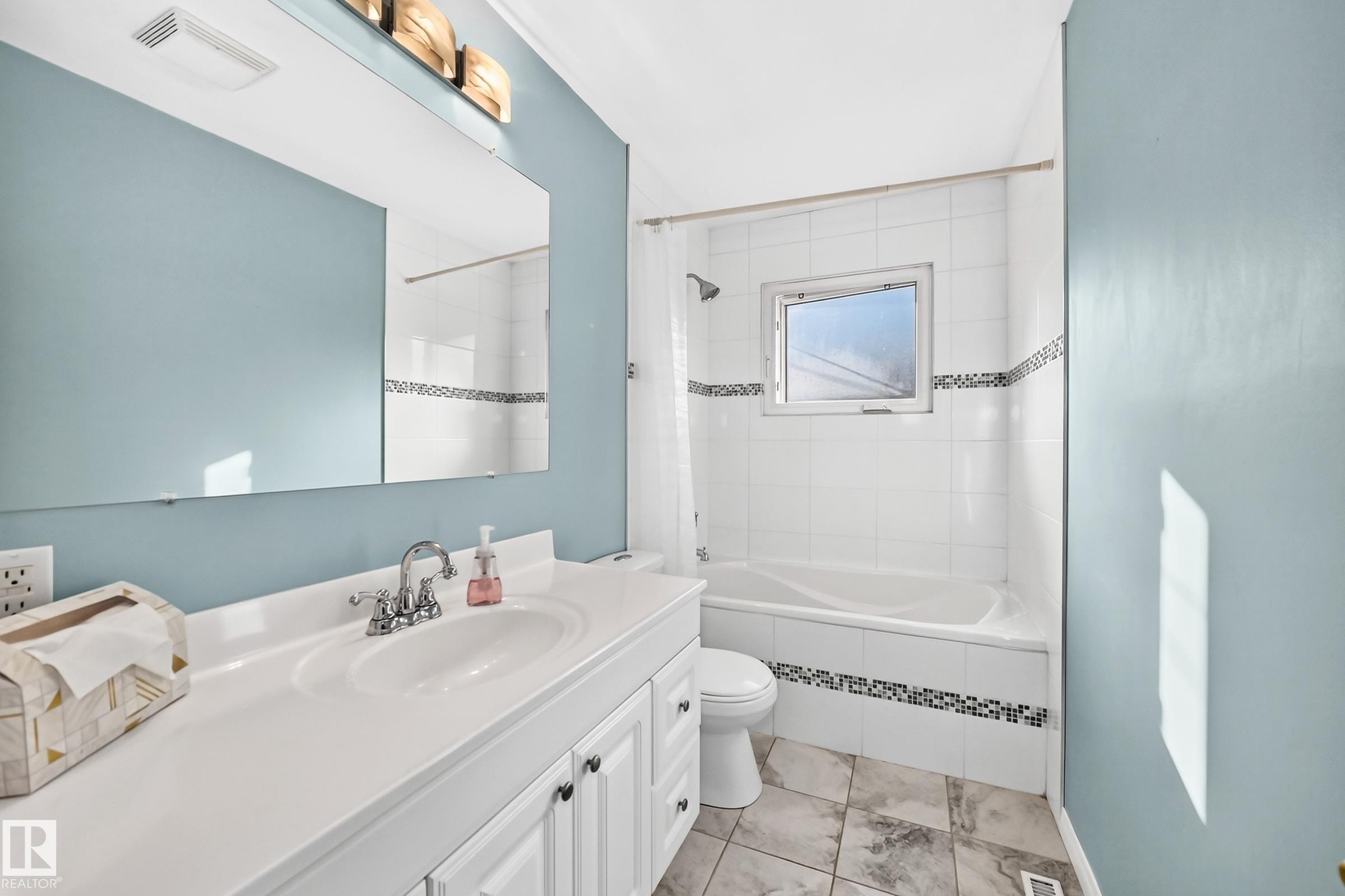 9828 164 Street Nw, Edmonton, AB