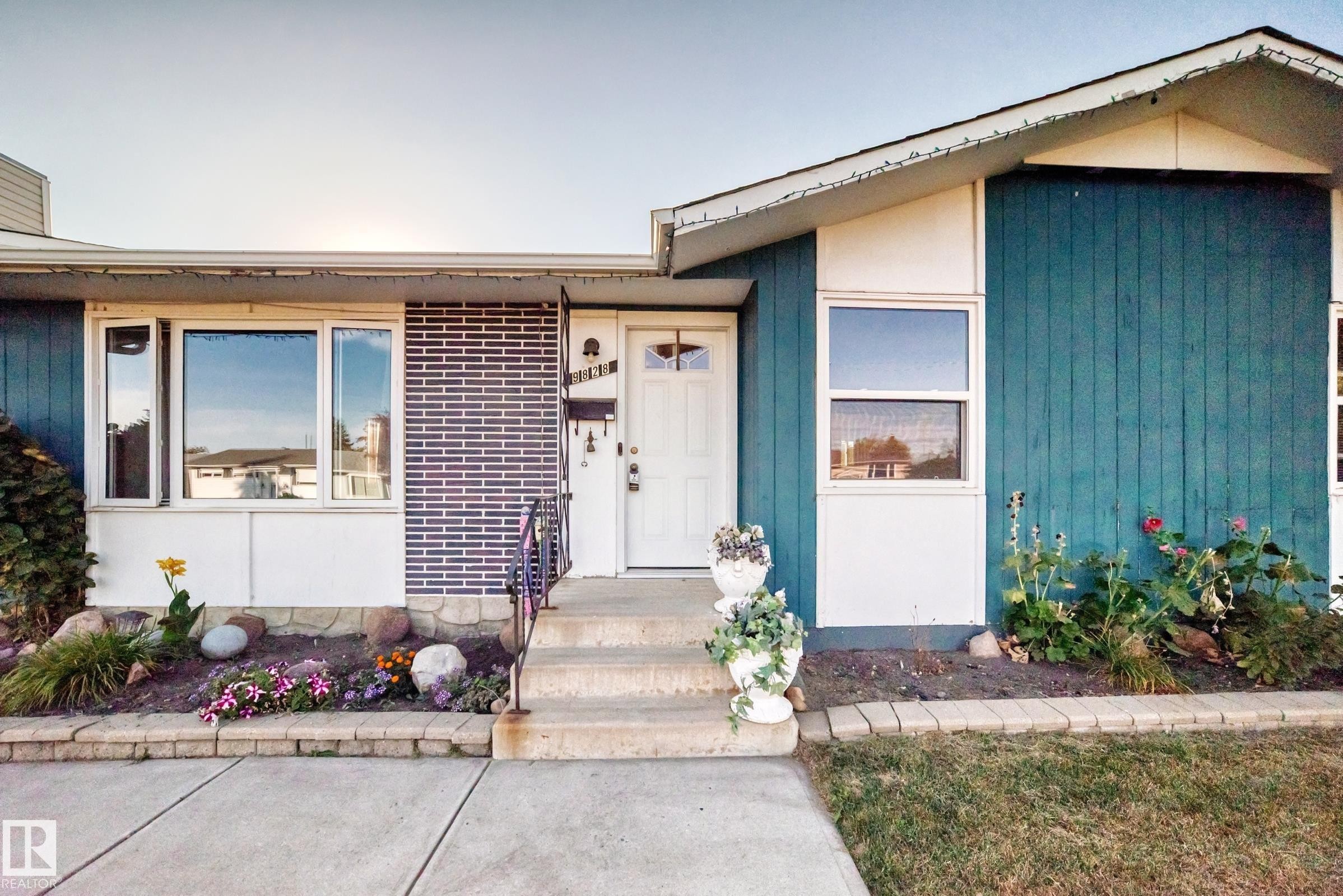 9828 164 Street Nw, Edmonton, AB