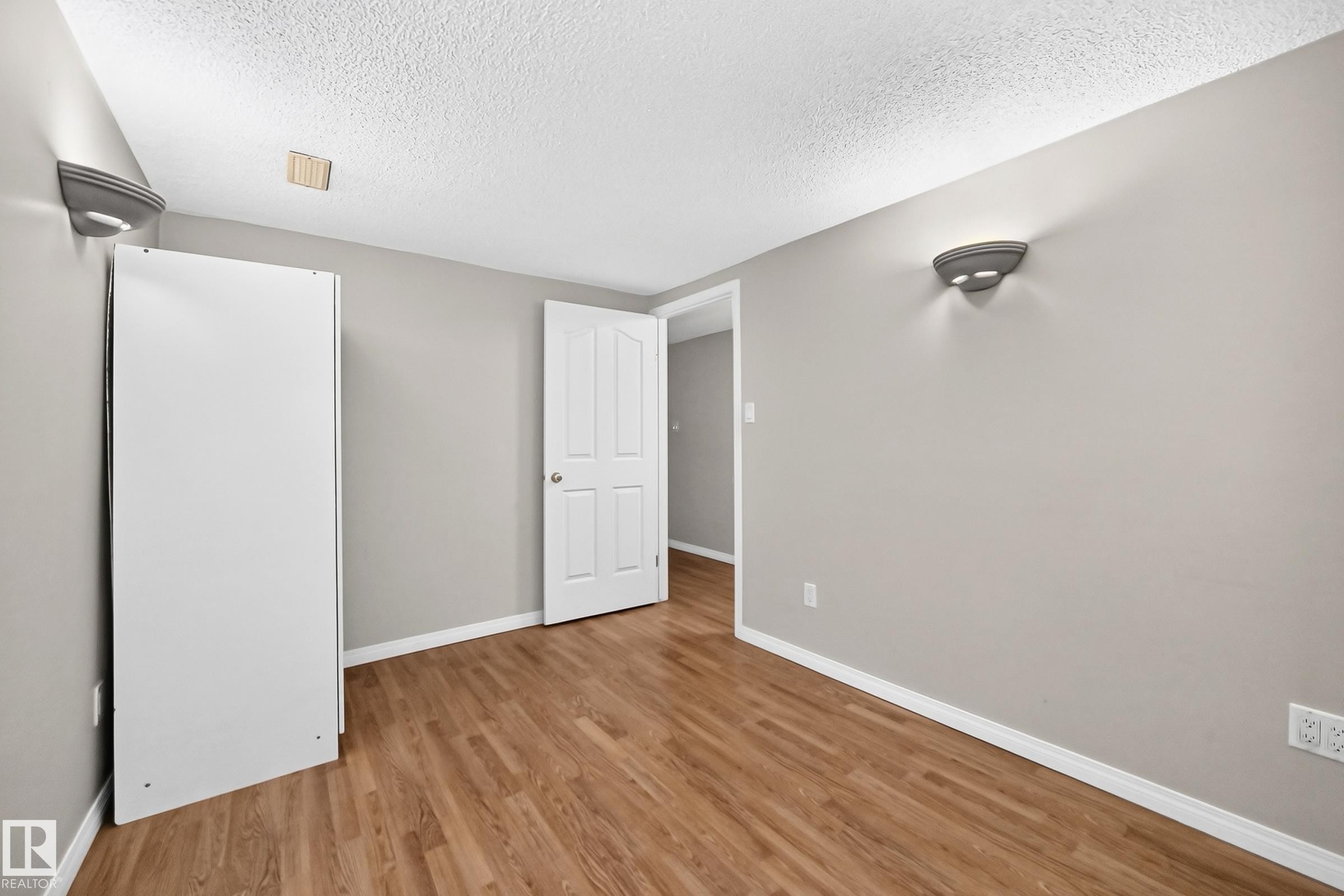 9828 164 Street Nw, Edmonton, AB