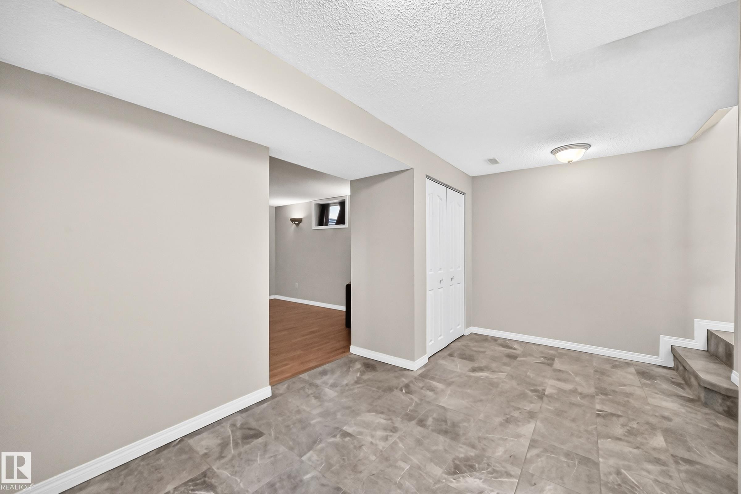 9828 164 Street Nw, Edmonton, AB
