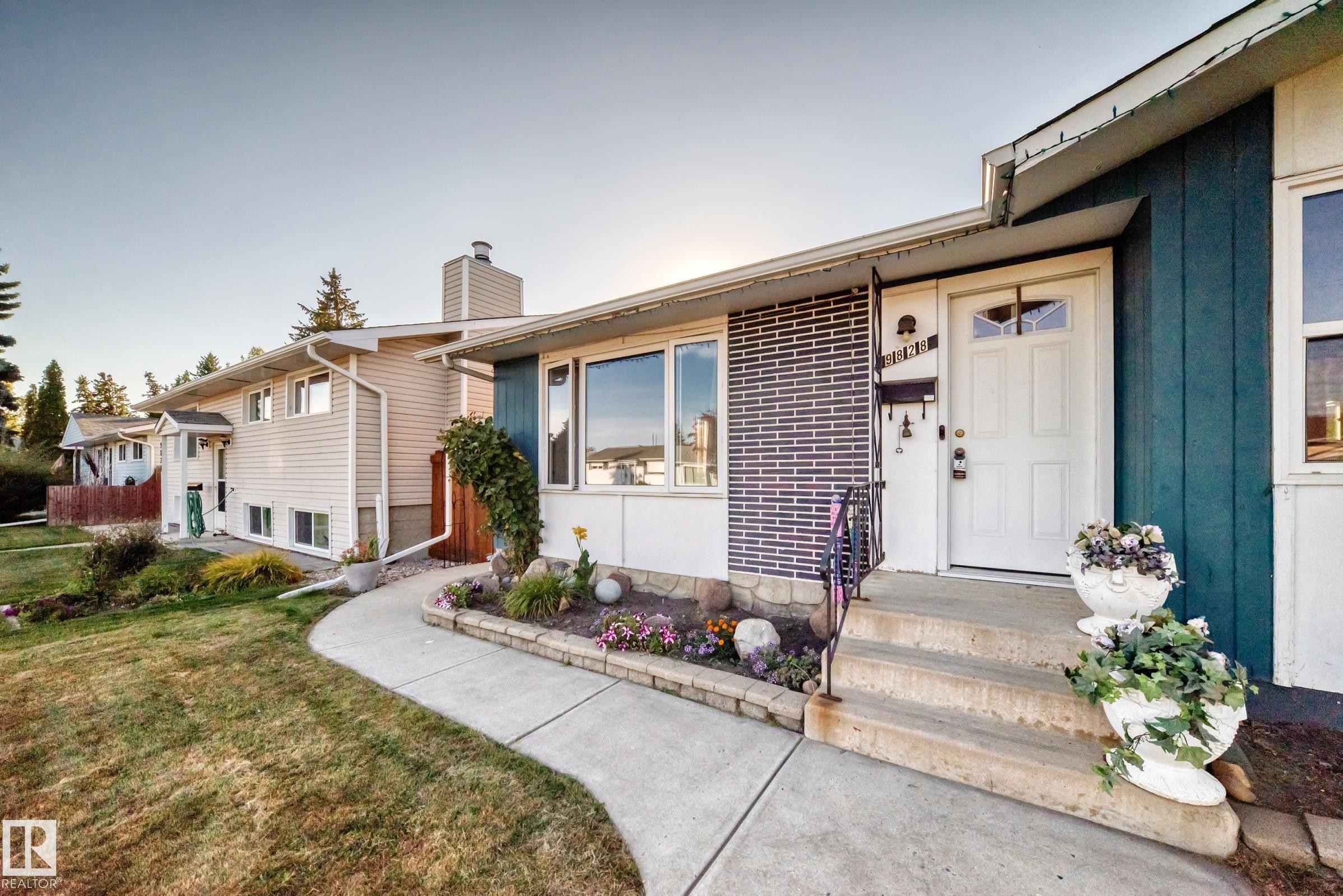 9828 164 Street Nw, Edmonton, AB