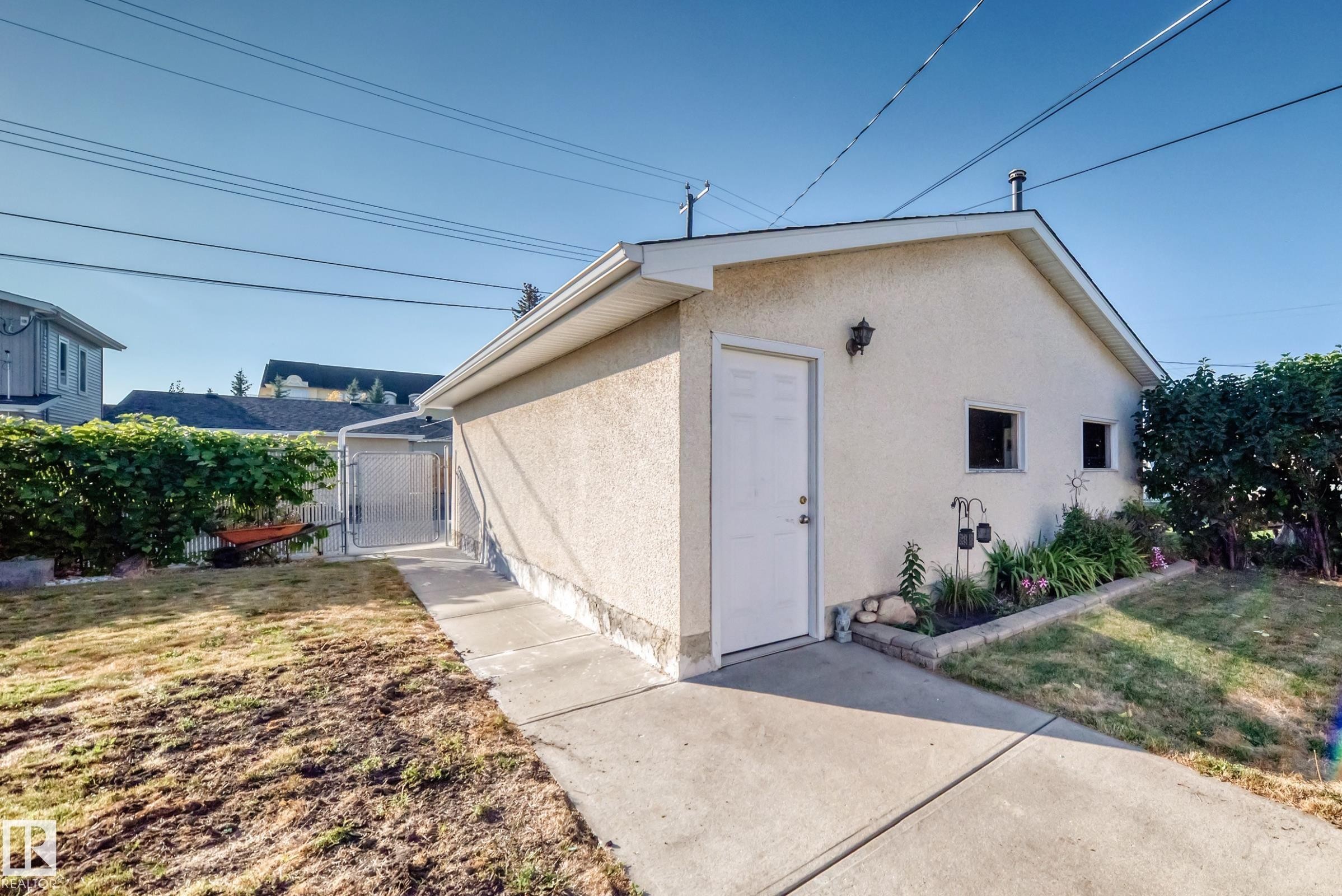 9828 164 Street Nw, Edmonton, AB