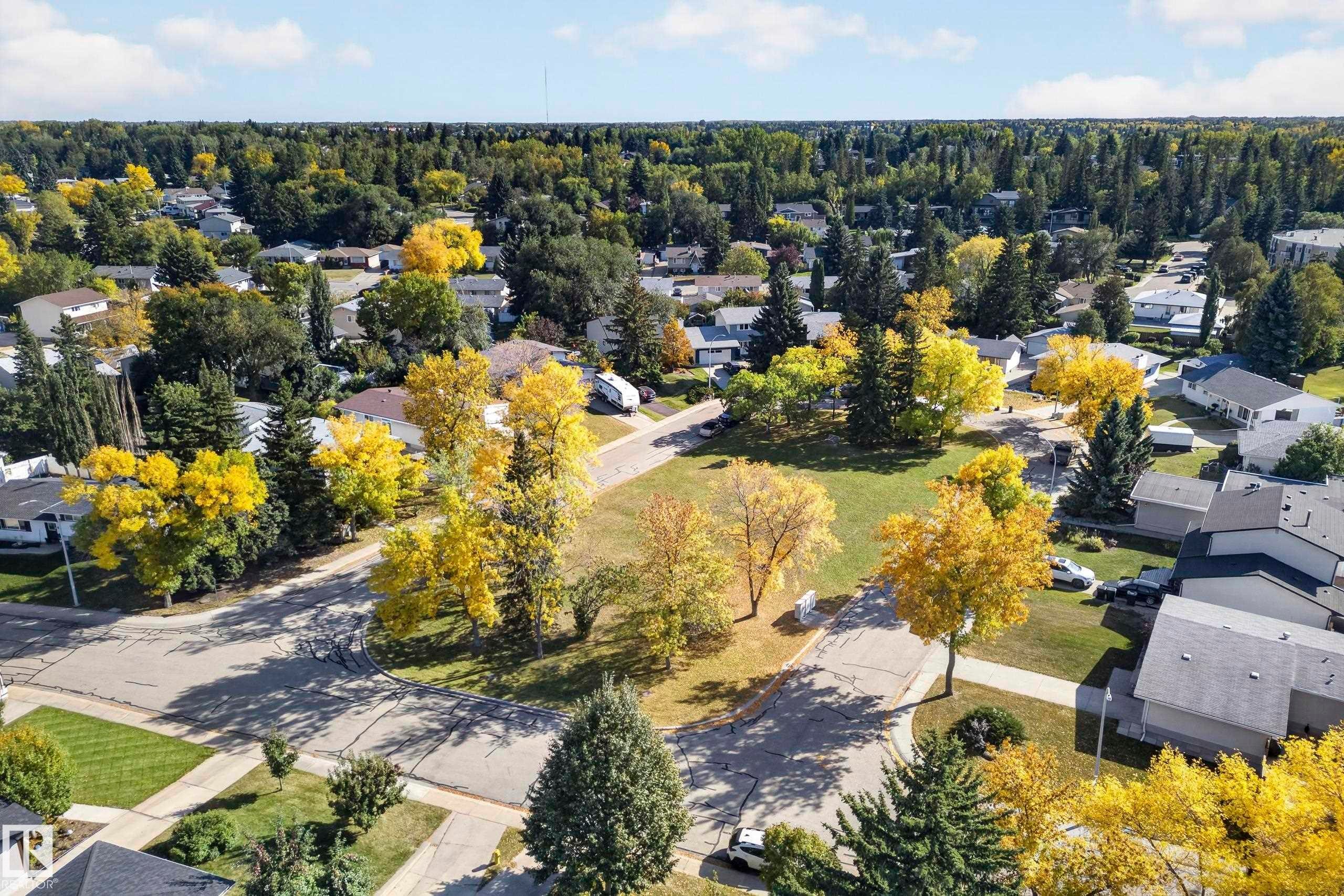 25 Milburn Crescent, Sherwood Park, AB