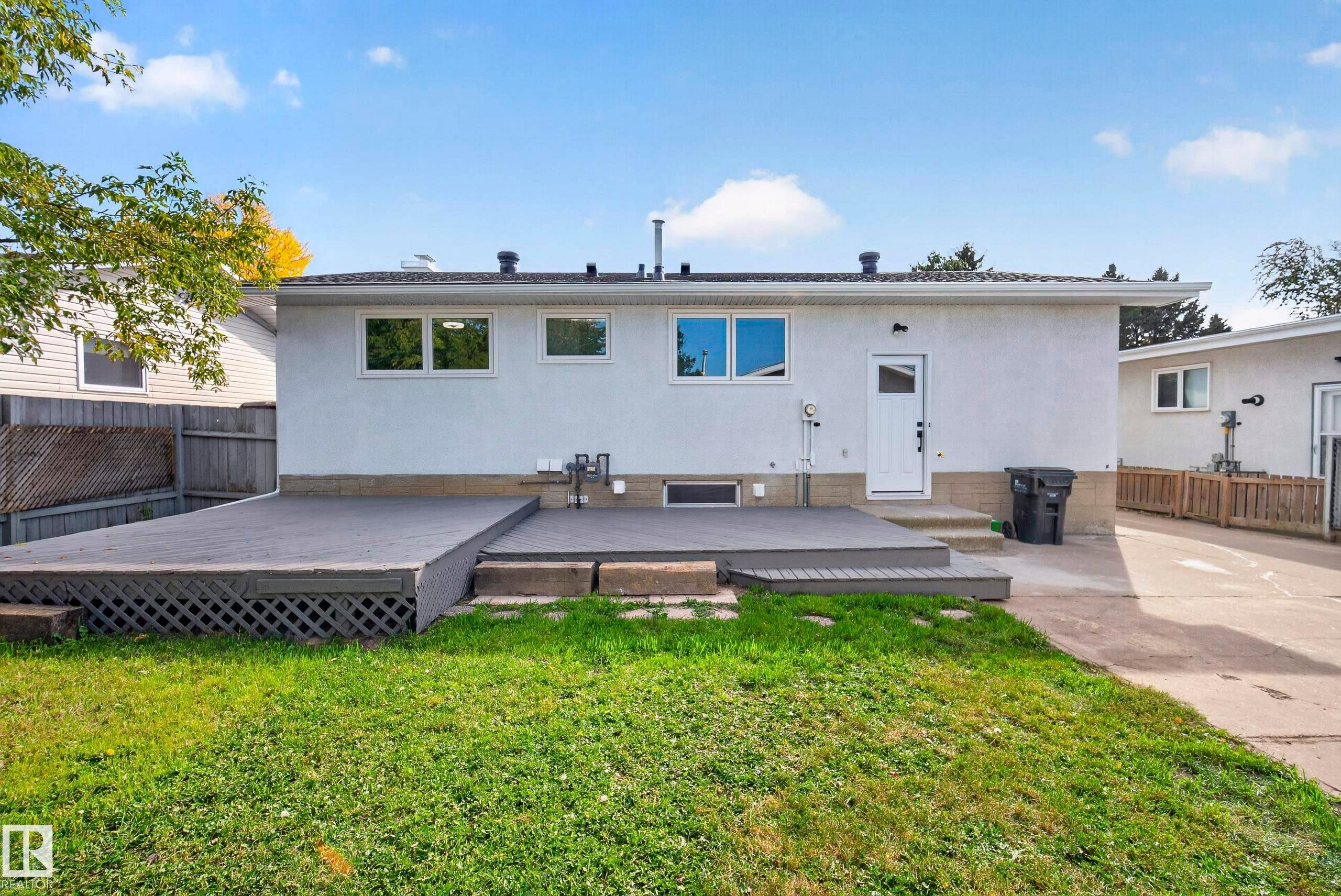 25 Milburn Crescent, Sherwood Park, AB