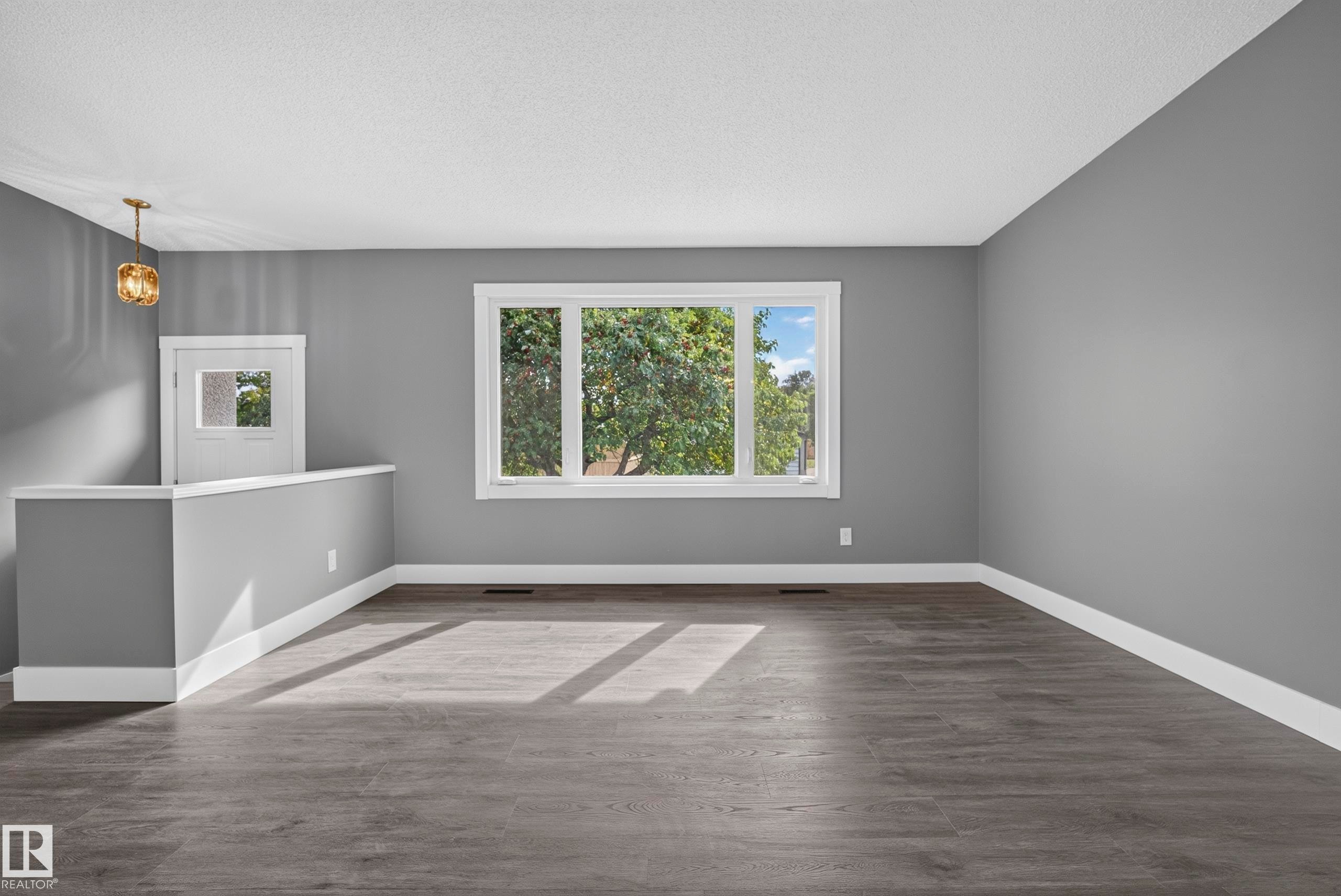 25 Milburn Crescent, Sherwood Park, AB
