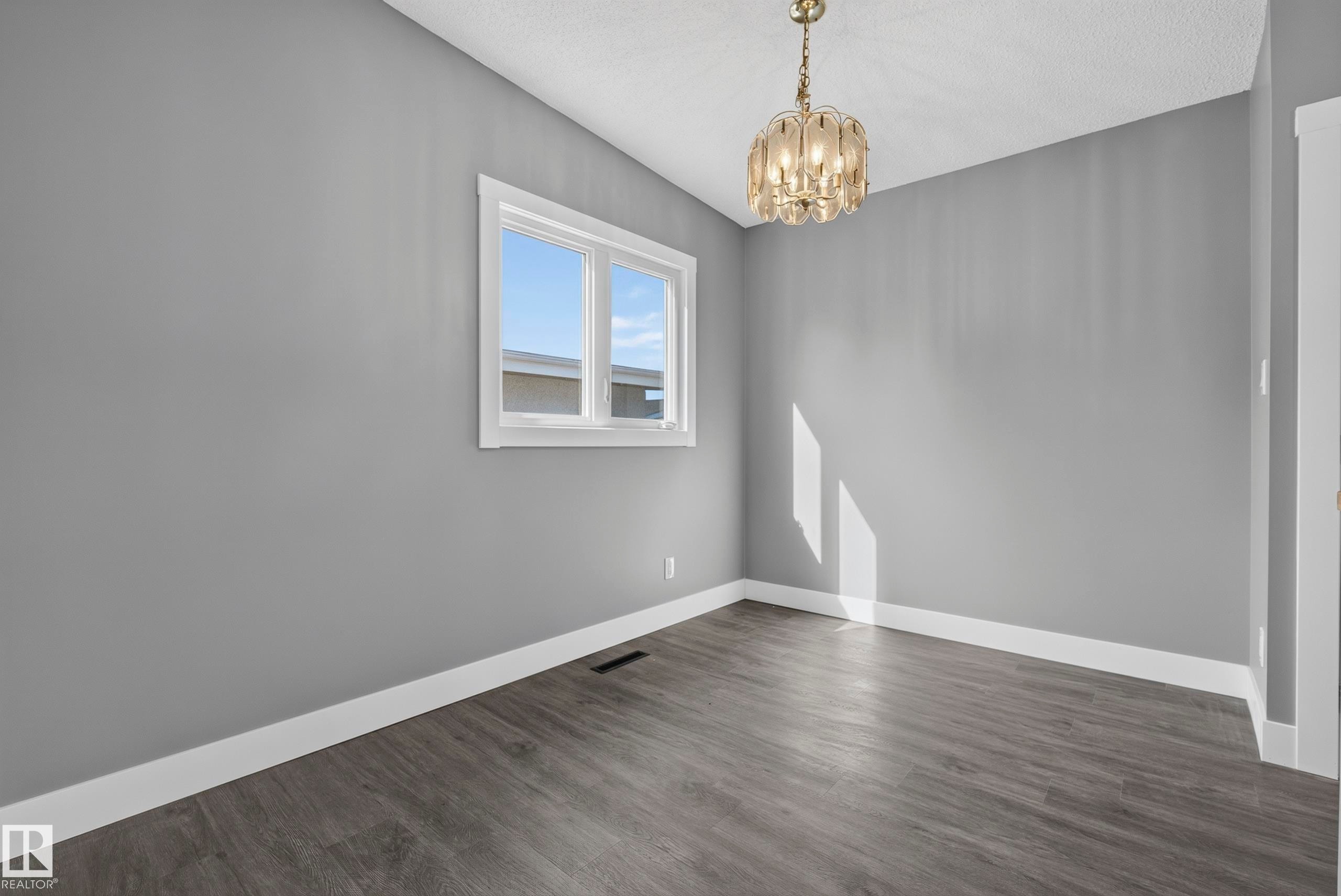 25 Milburn Crescent, Sherwood Park, AB