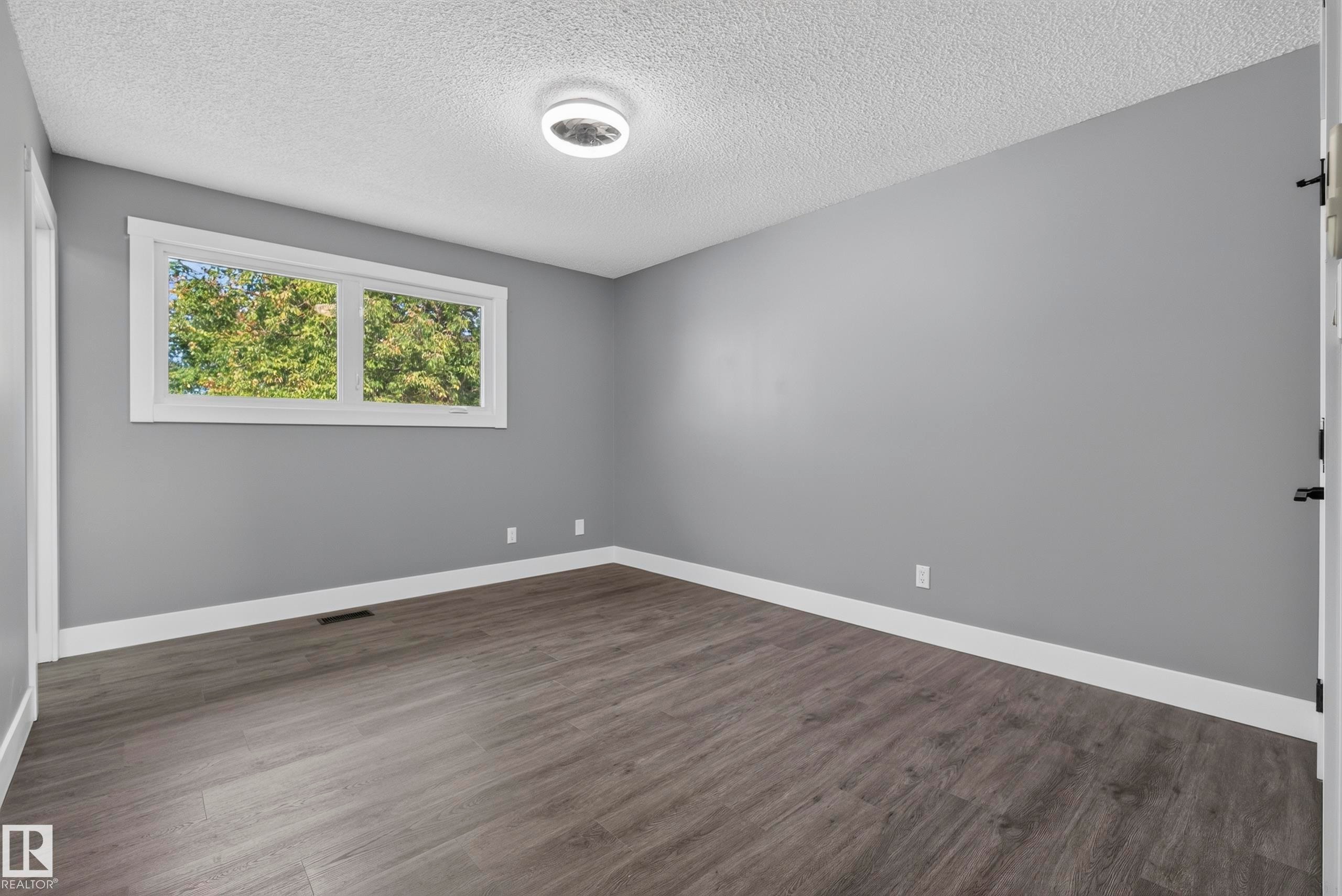 25 Milburn Crescent, Sherwood Park, AB
