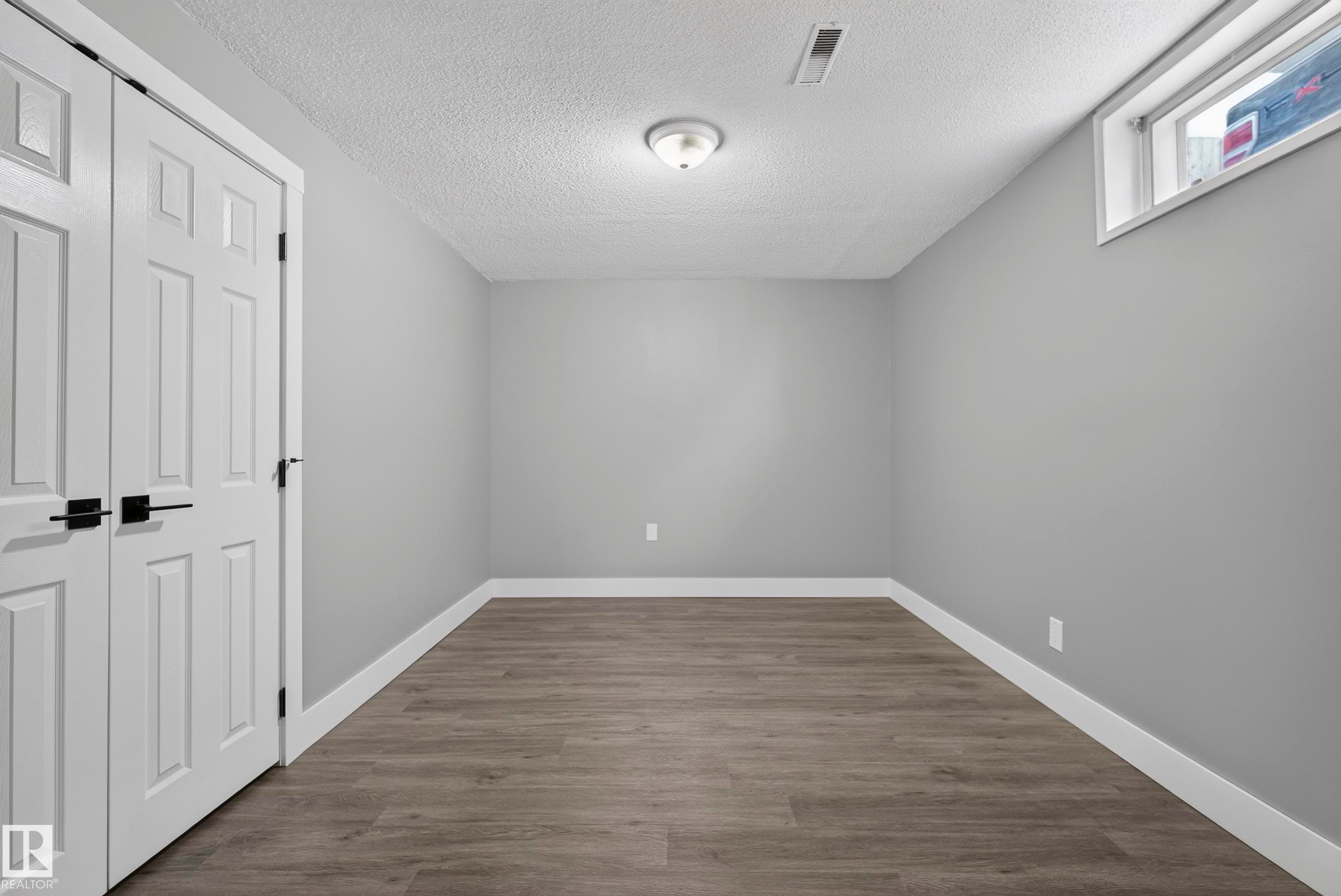 25 Milburn Crescent, Sherwood Park, AB