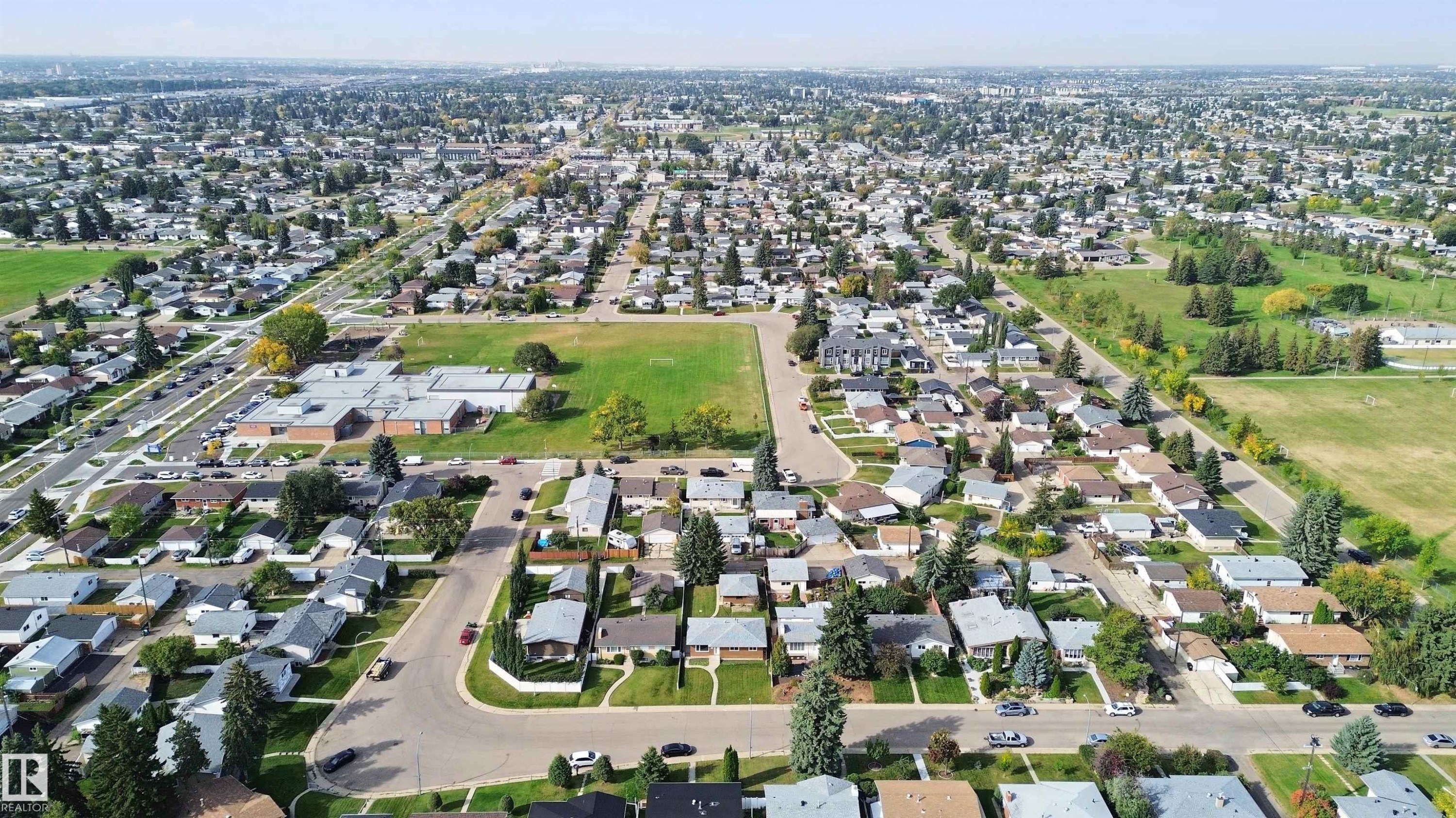 Residential area with extensive green spaces and paved roadways - 13212 73 Street Nw, Edmonton, AB