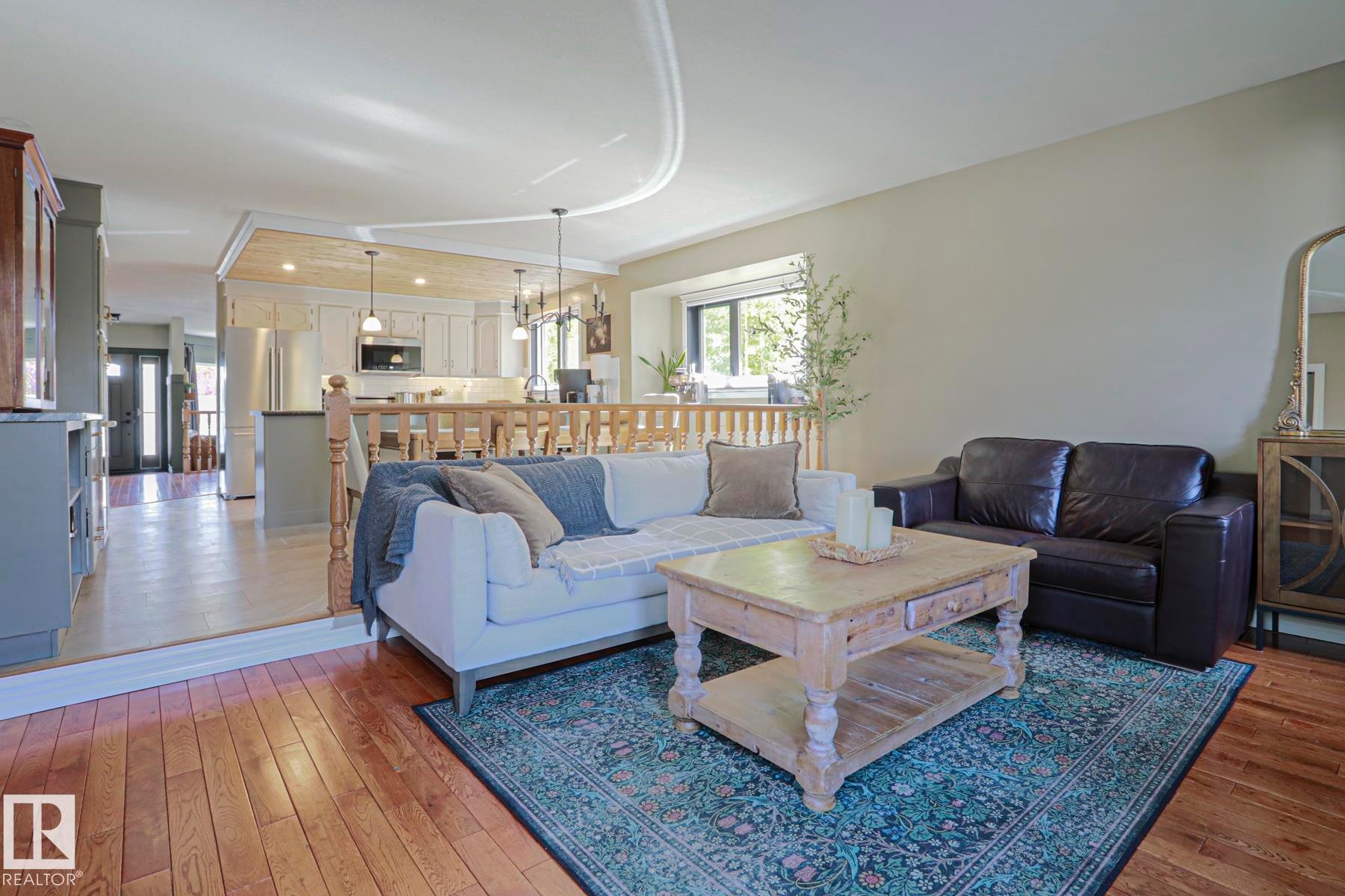 Wood-finish flooring throughout - 2 Hillview Crescent, Sherwood Park, AB