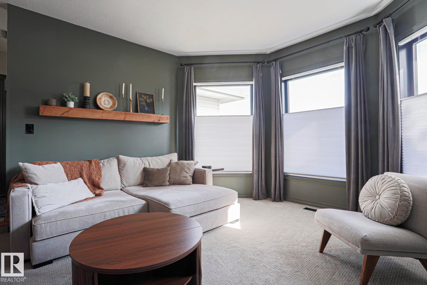 Angled wall with a floating wood shelf - 2 Hillview Crescent, Sherwood Park, AB