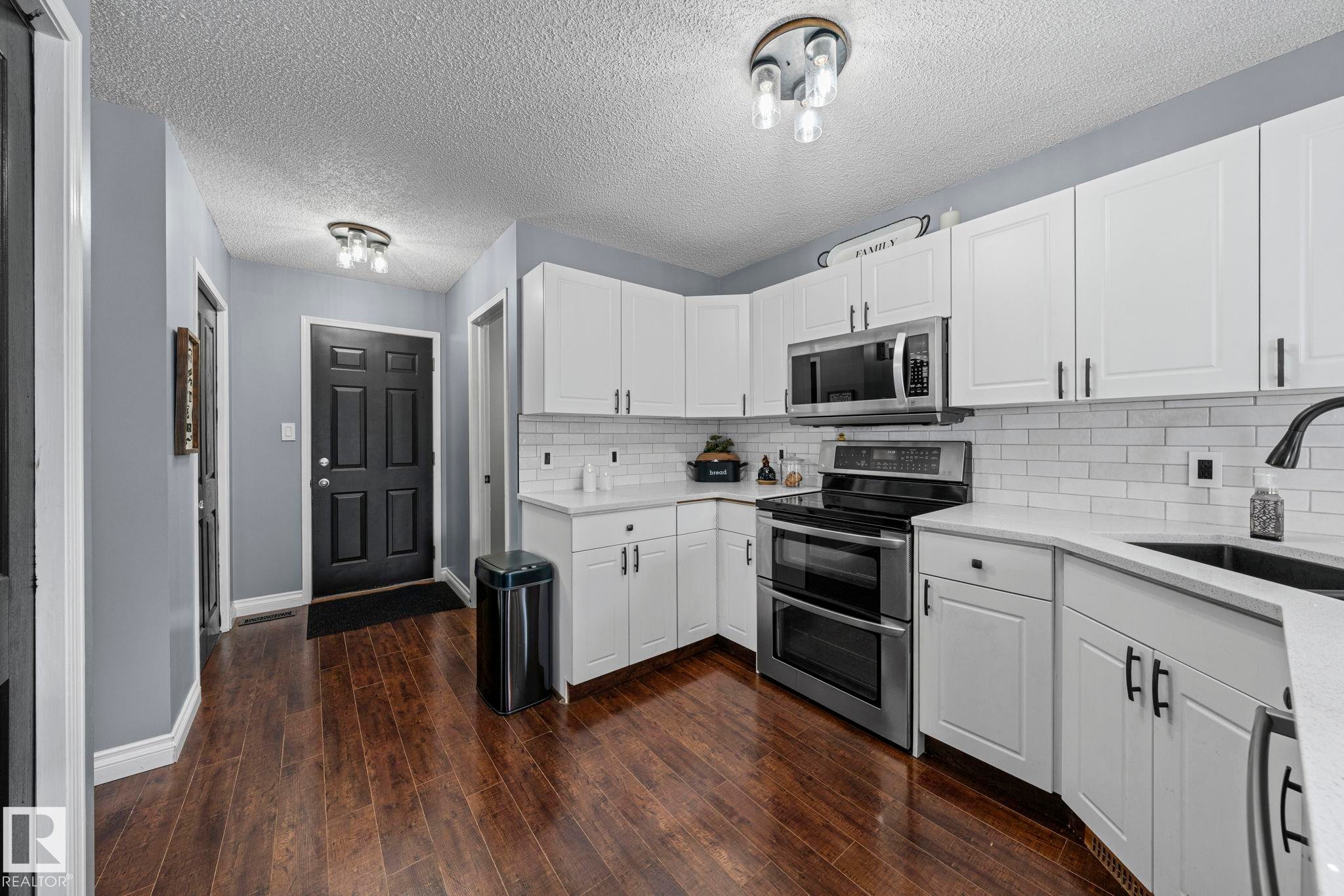 3113 41A Avenue Nw, Edmonton, AB