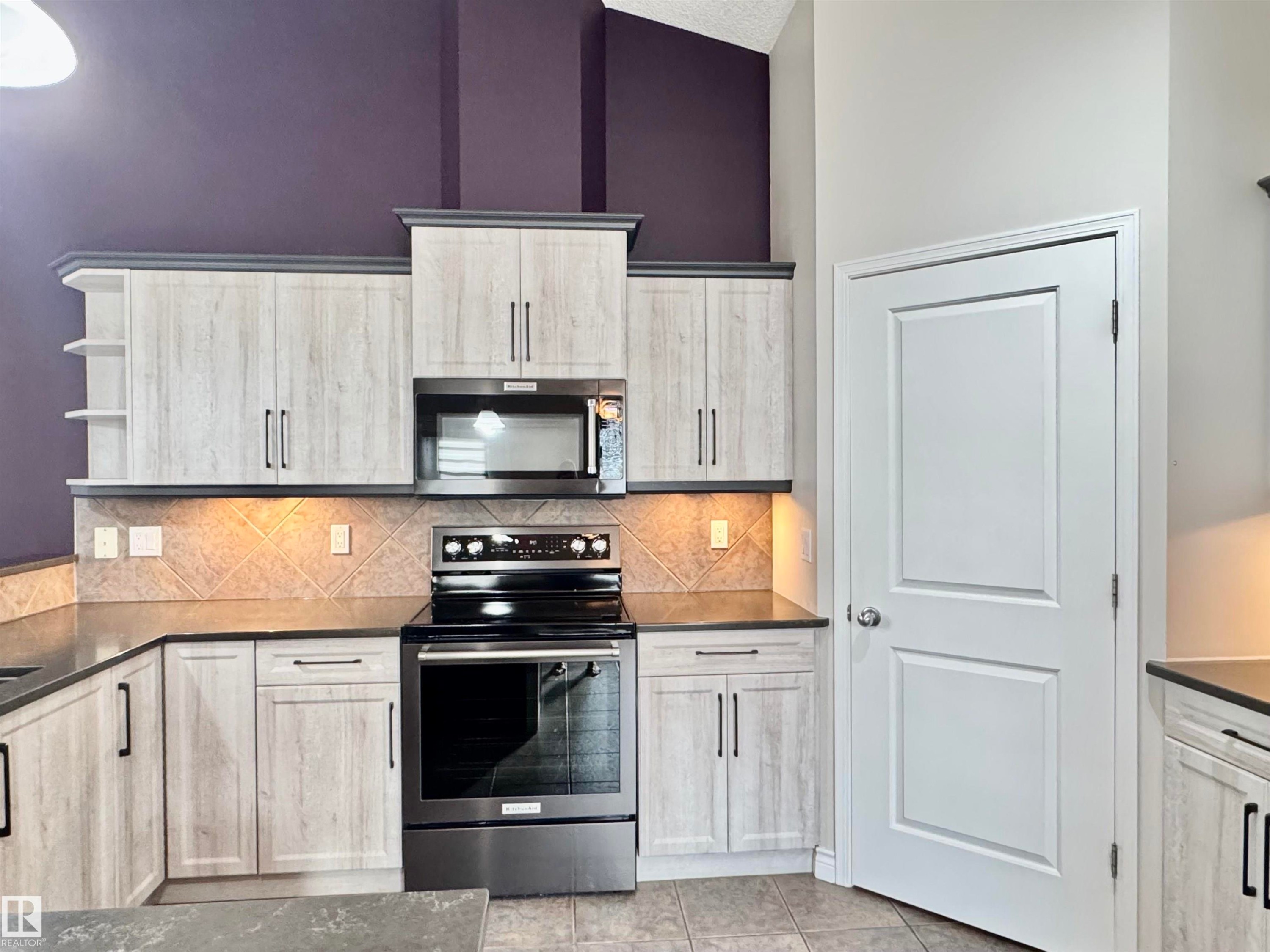 Newer appliances - #13 101 Jim Common Dr, Sherwood Park, AB