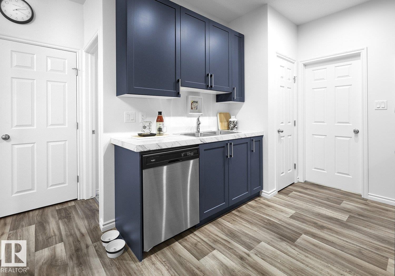 22003 93 Avenue Nw, Edmonton, AB