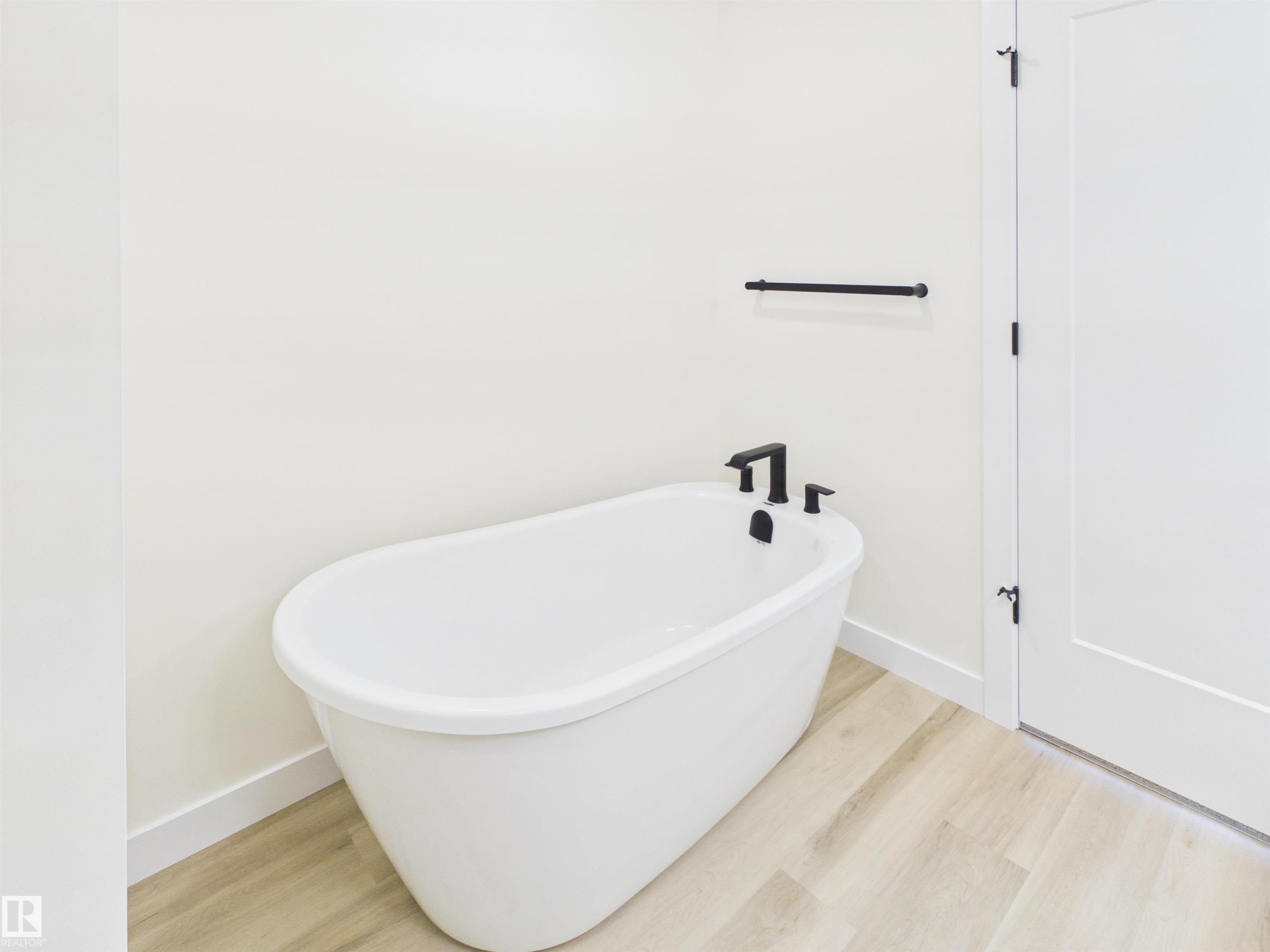 223 Ravine Drive, Devon, AB