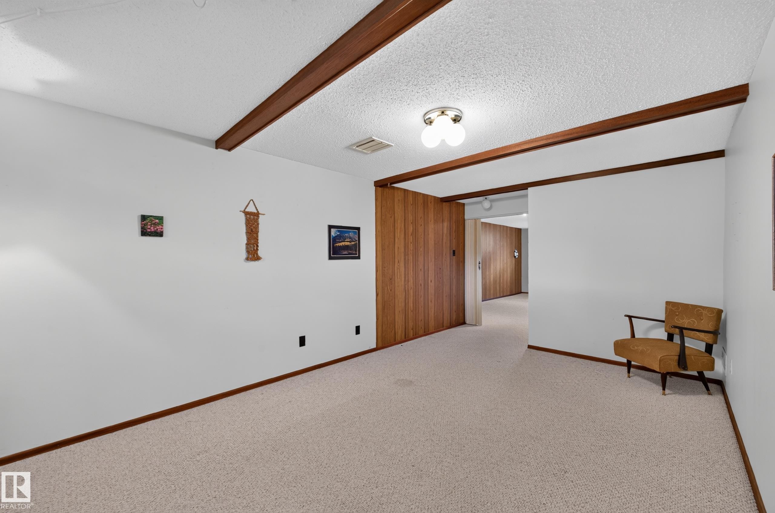 7704 104 Avenue Nw, Edmonton, AB