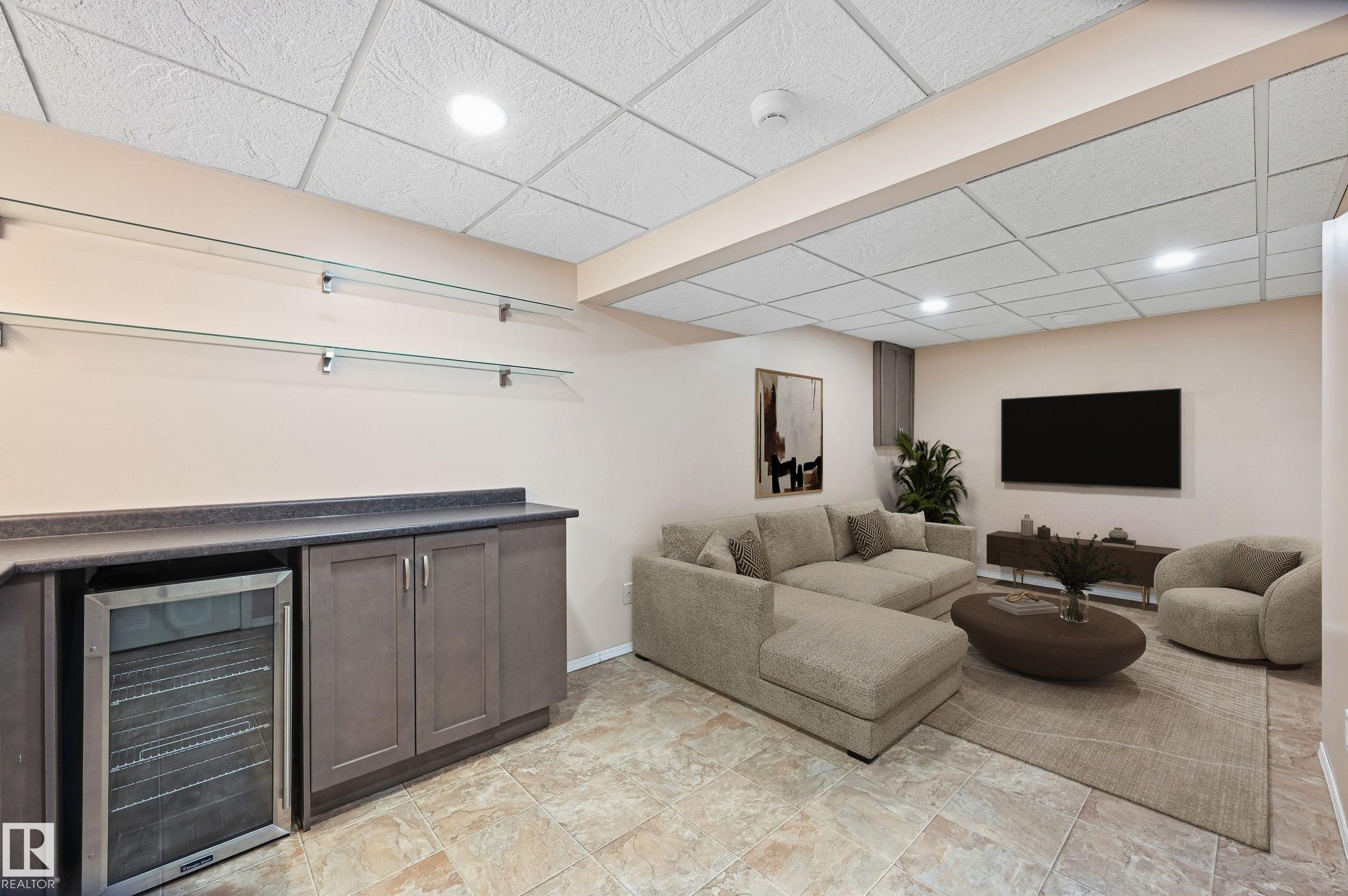 3220 44A Street Nw, Edmonton, AB