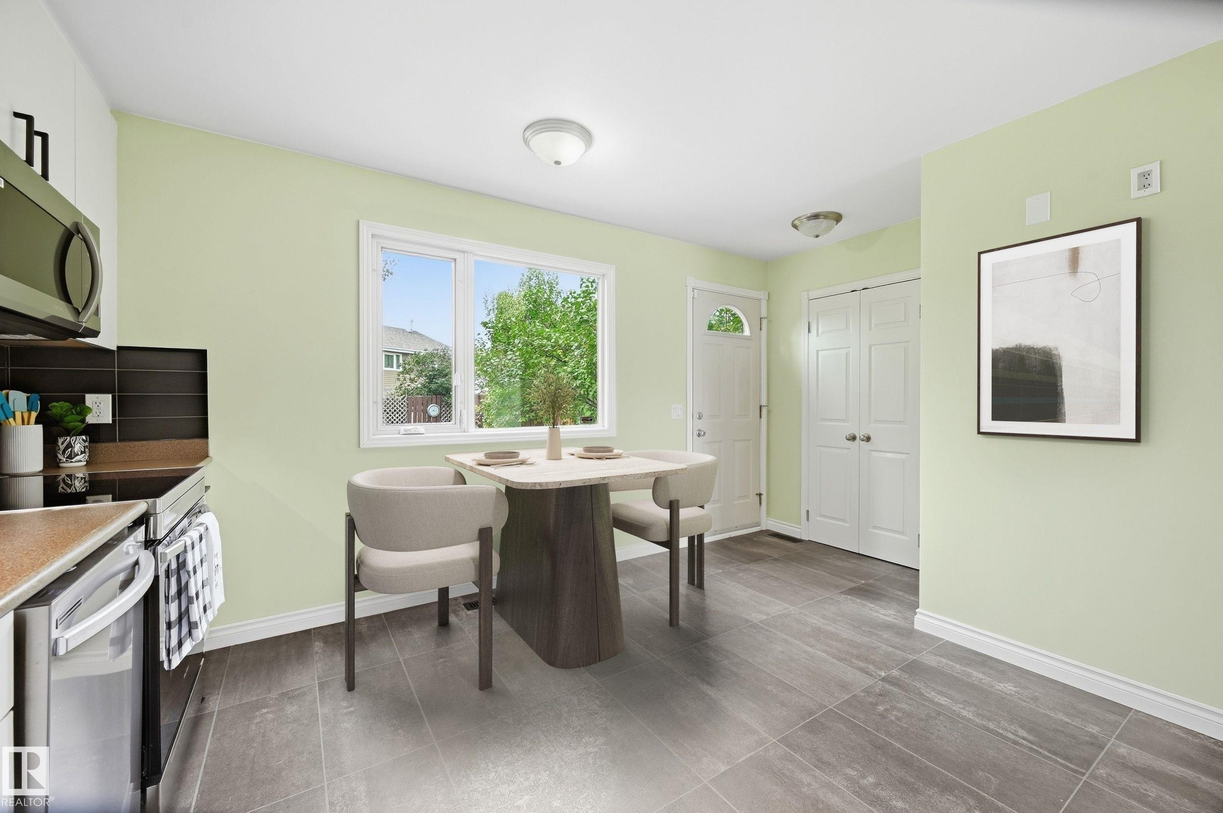 3220 44A Street Nw, Edmonton, AB