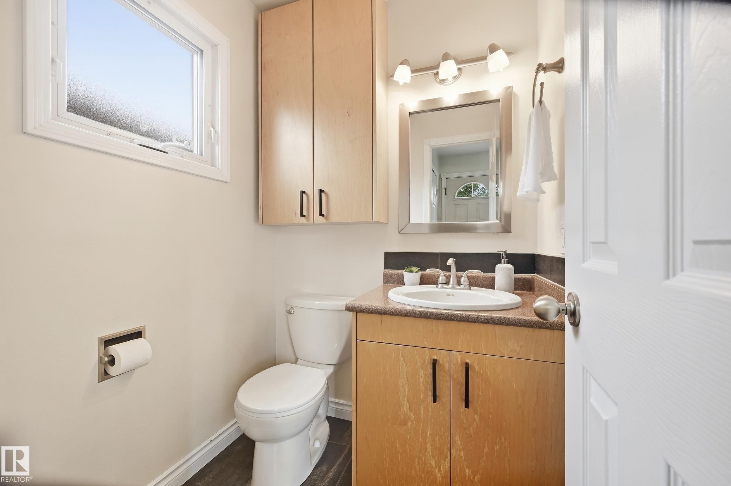 3220 44A Street Nw, Edmonton, AB