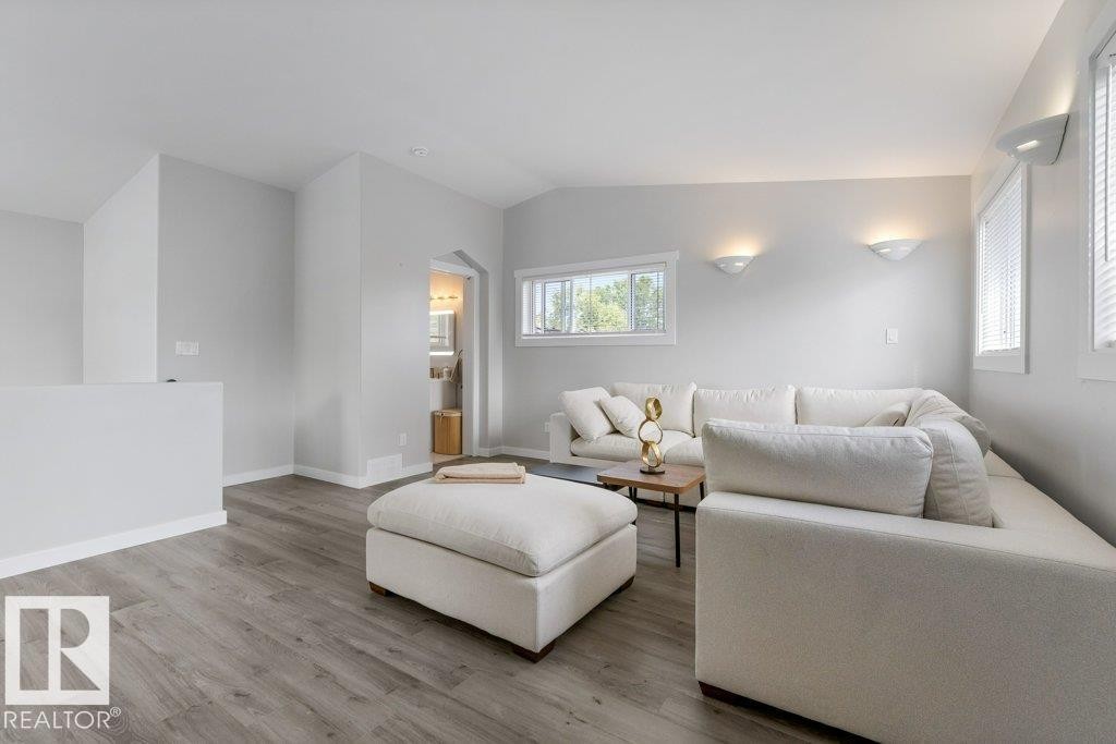 67 Arlington Drive, St. Albert, AB