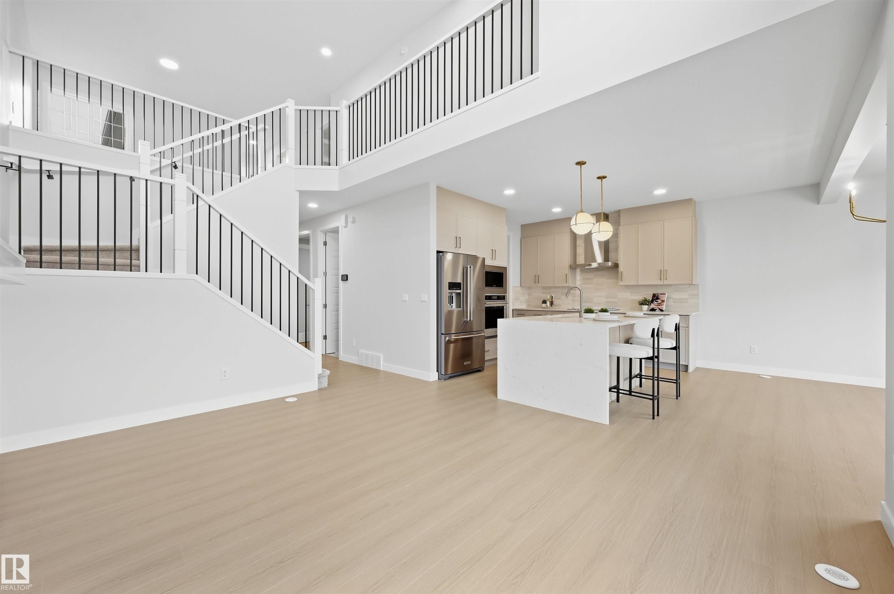 19004 20 Avenue Nw, Edmonton, AB