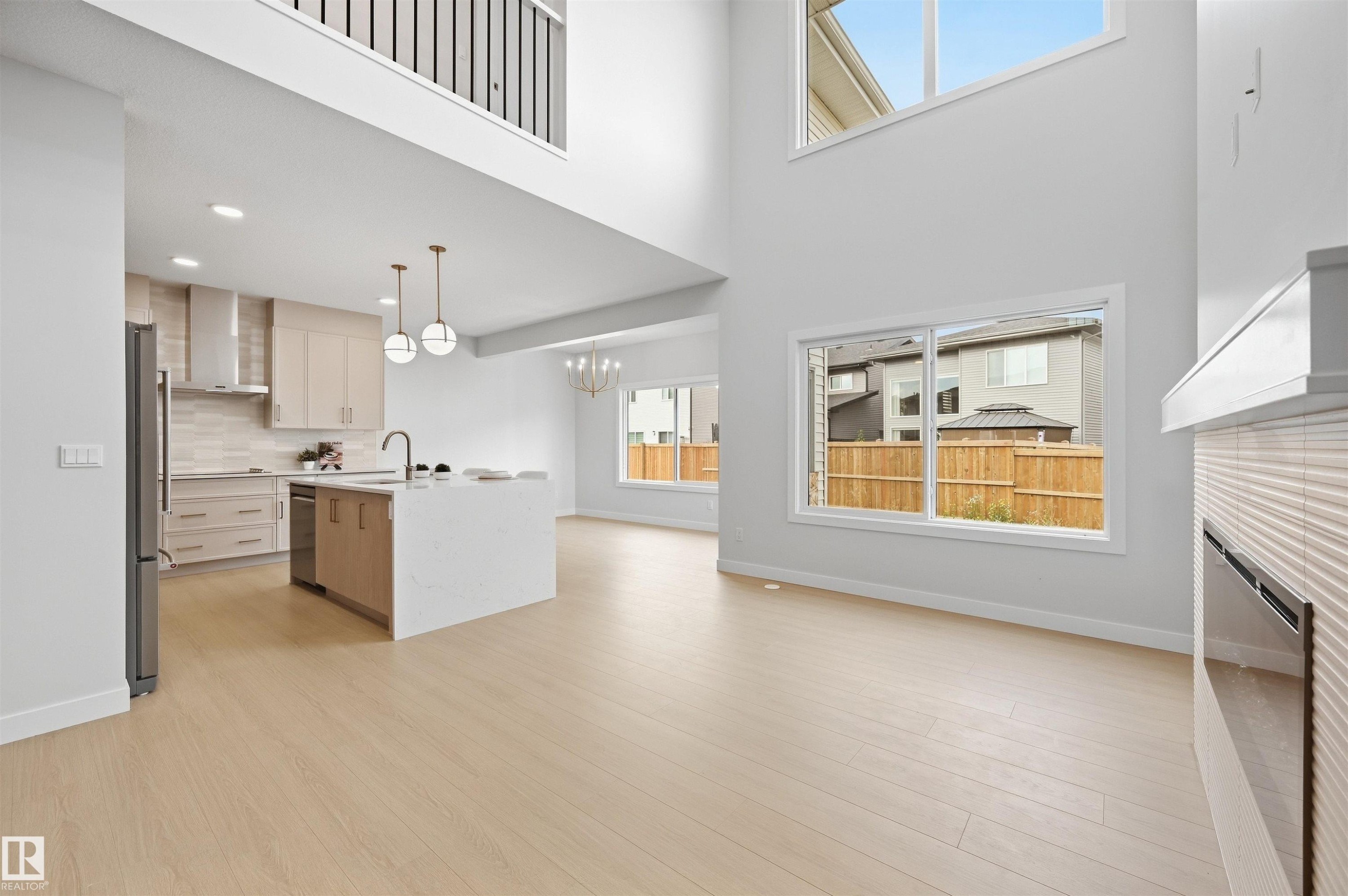 19004 20 Avenue Nw, Edmonton, AB