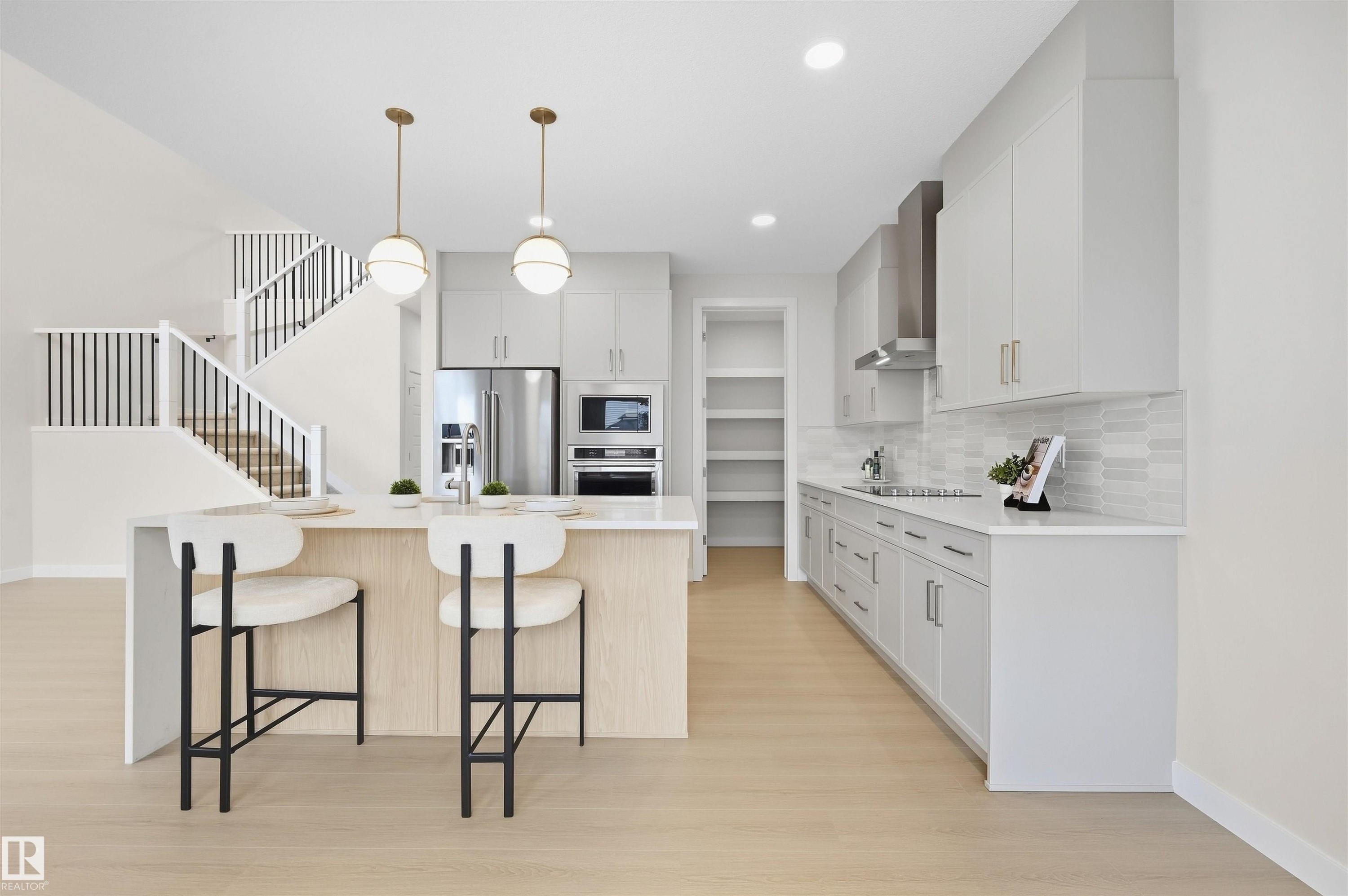 19004 20 Avenue Nw, Edmonton, AB