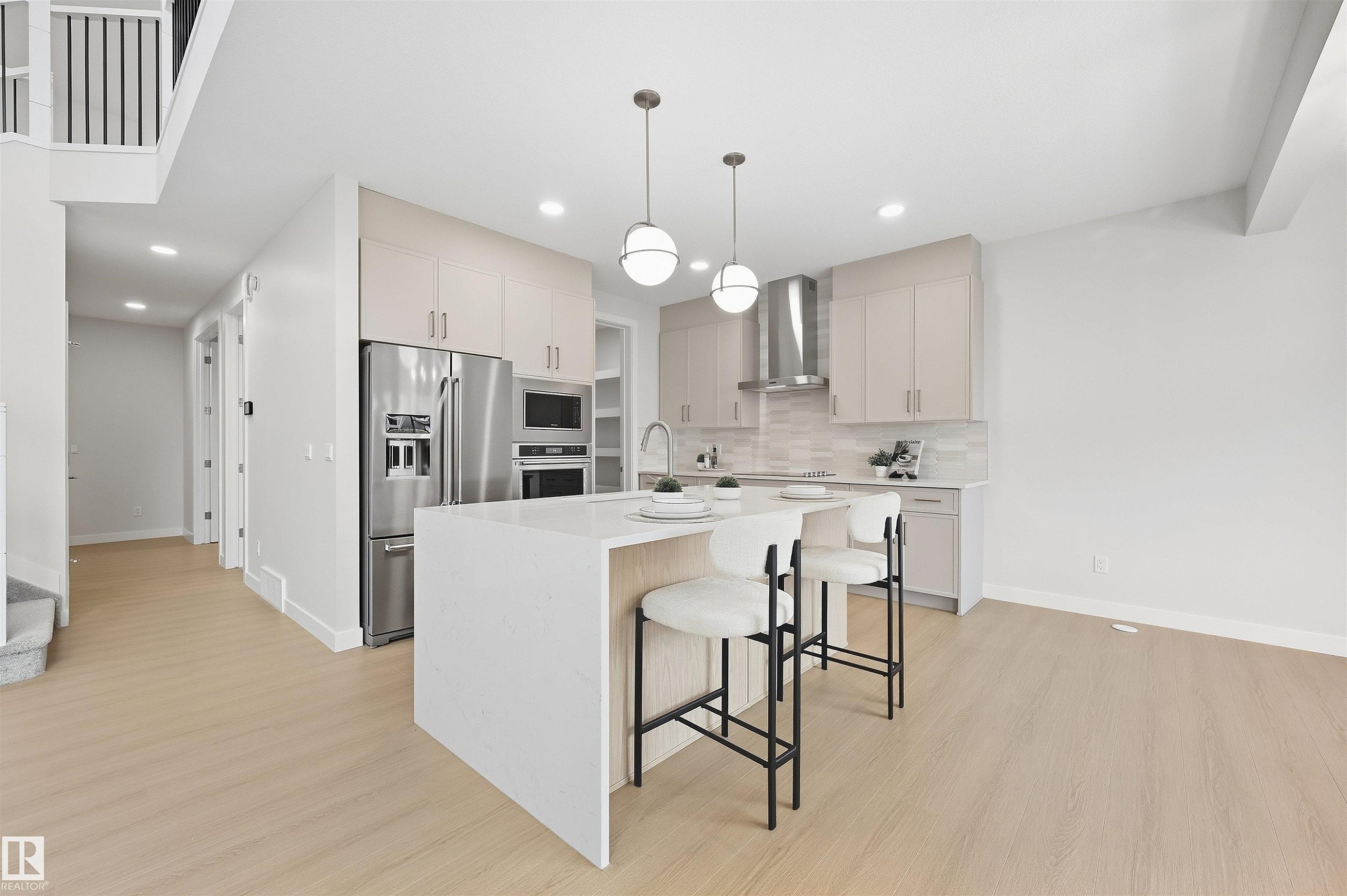 19004 20 Avenue Nw, Edmonton, AB