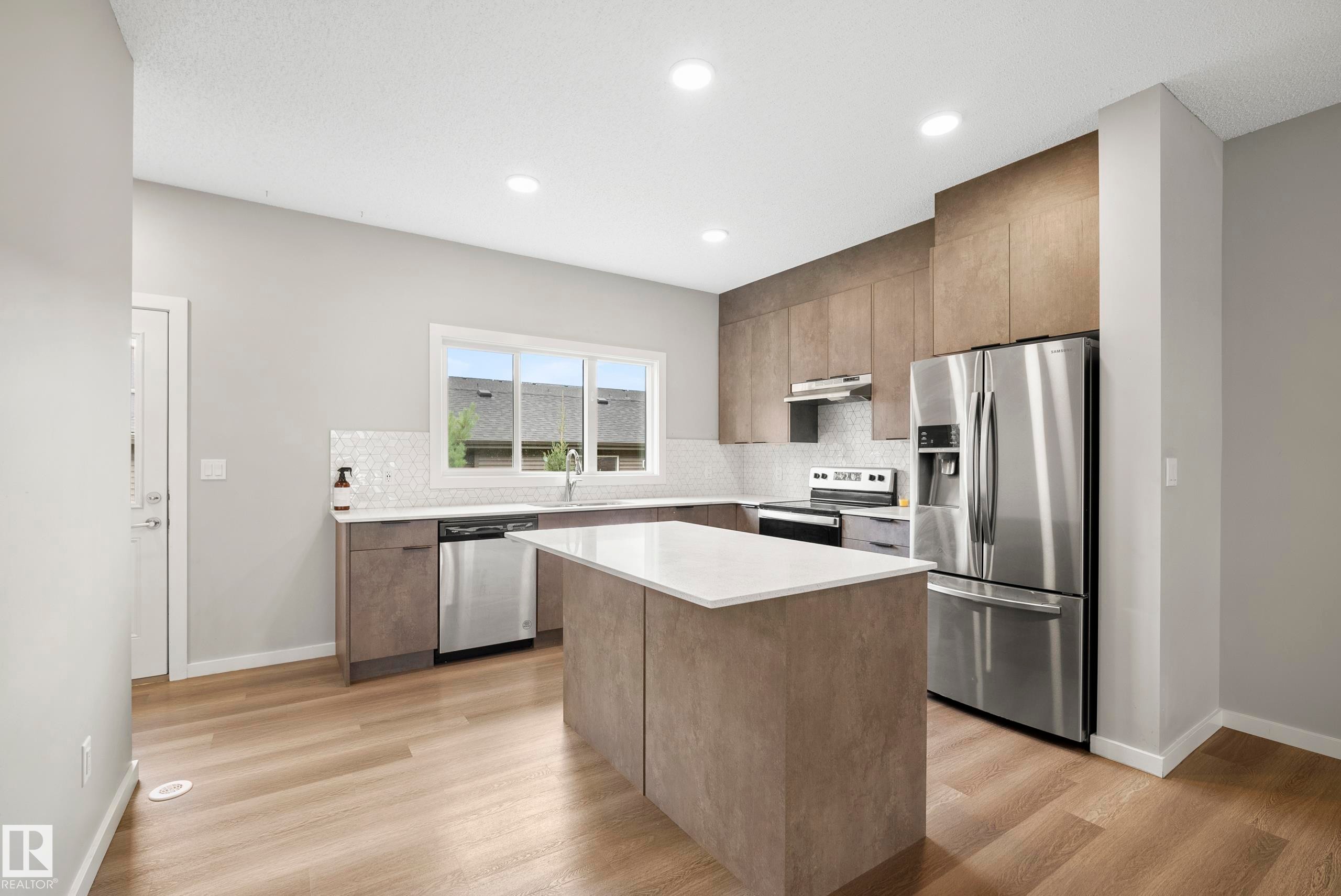 8322 Chappelle Way Sw, Edmonton, AB
