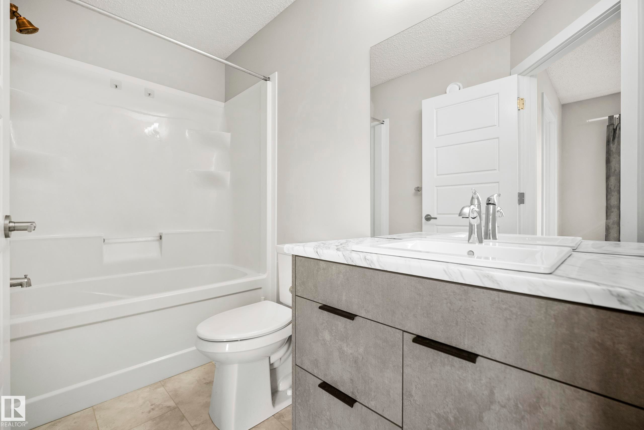 8322 Chappelle Way Sw, Edmonton, AB