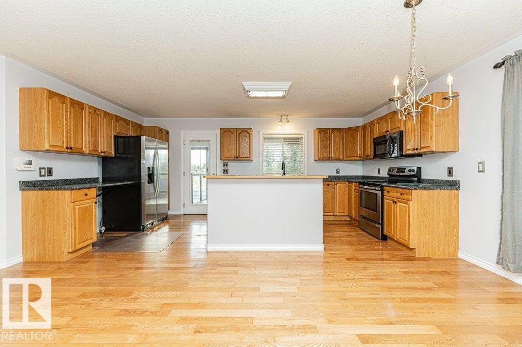 4809 54 Street, Bruderheim, AB
