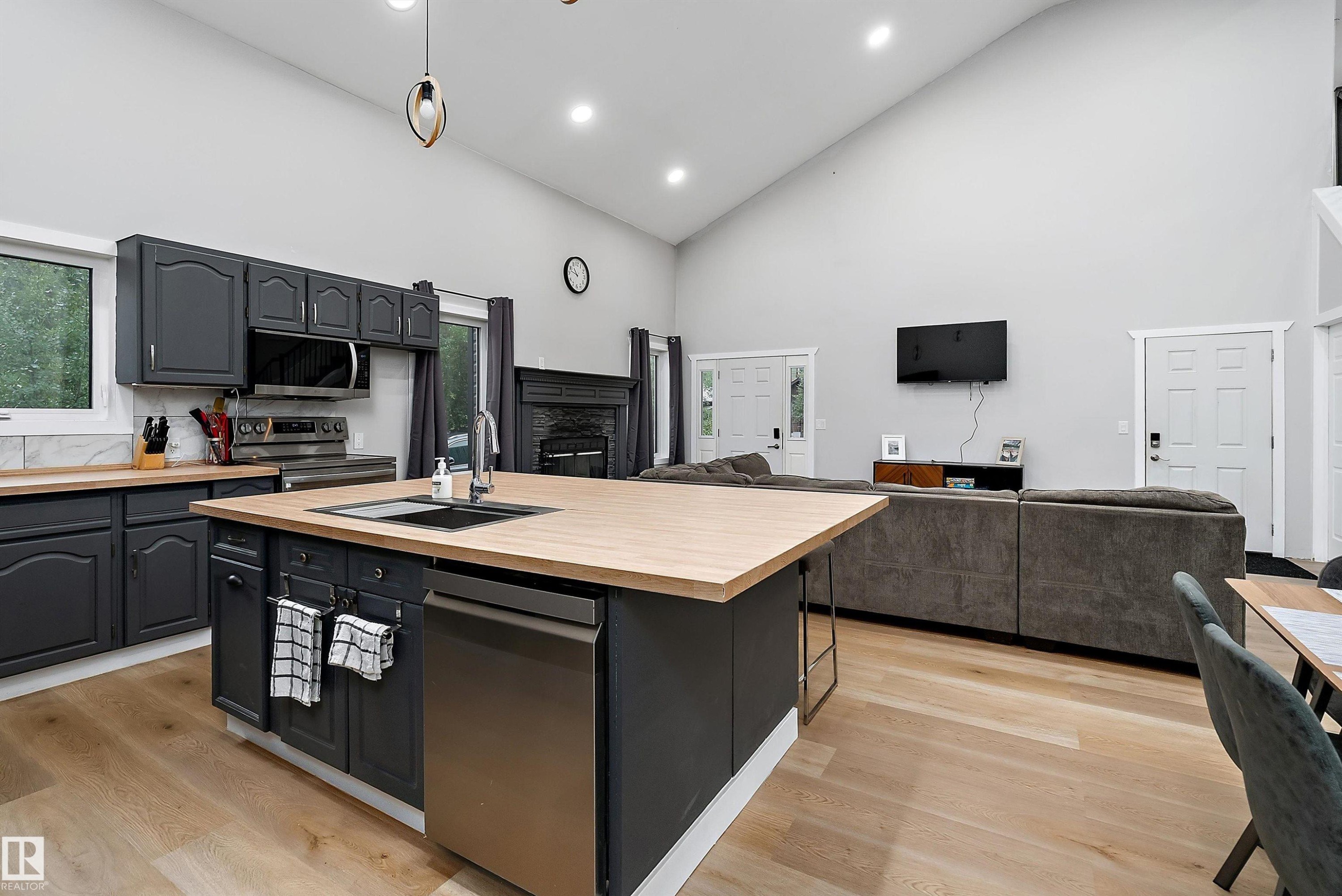 213 2Nd Avenue, Rural Wetaskiwin County, AB