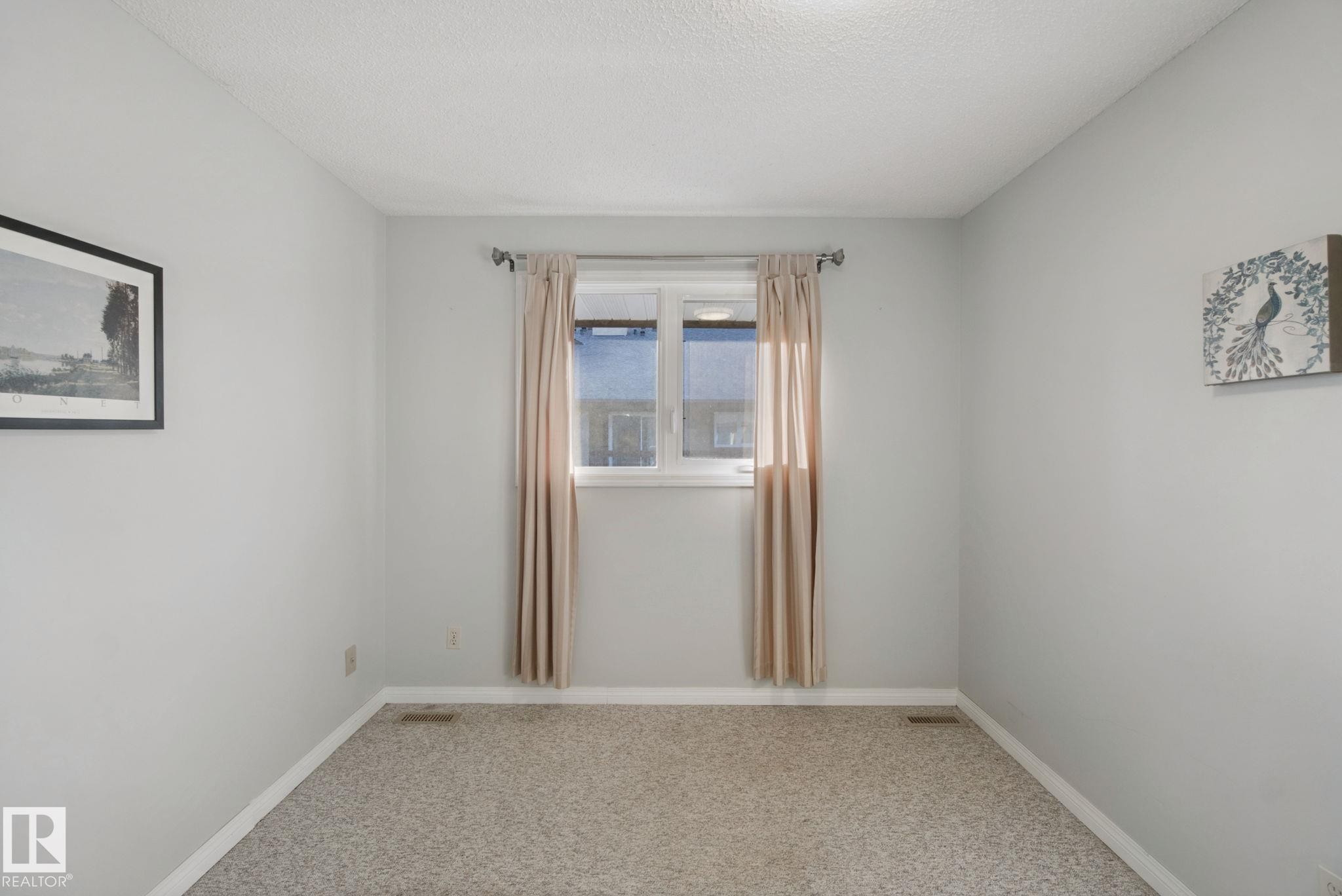14812 43 Avenue Nw, Edmonton, AB