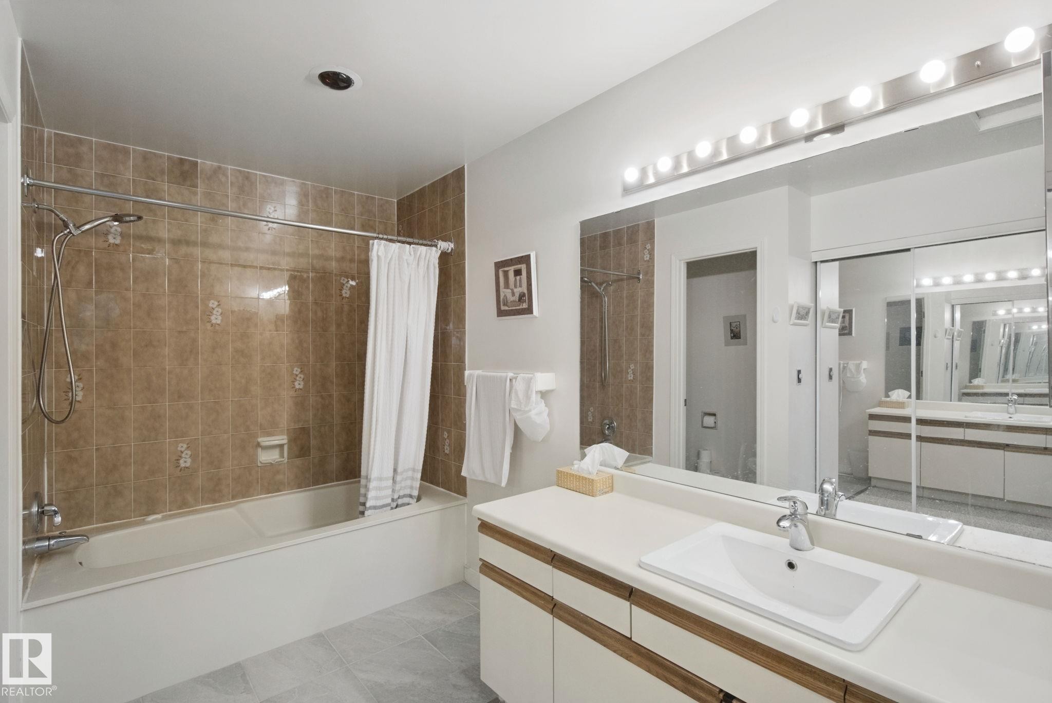 14812 43 Avenue Nw, Edmonton, AB