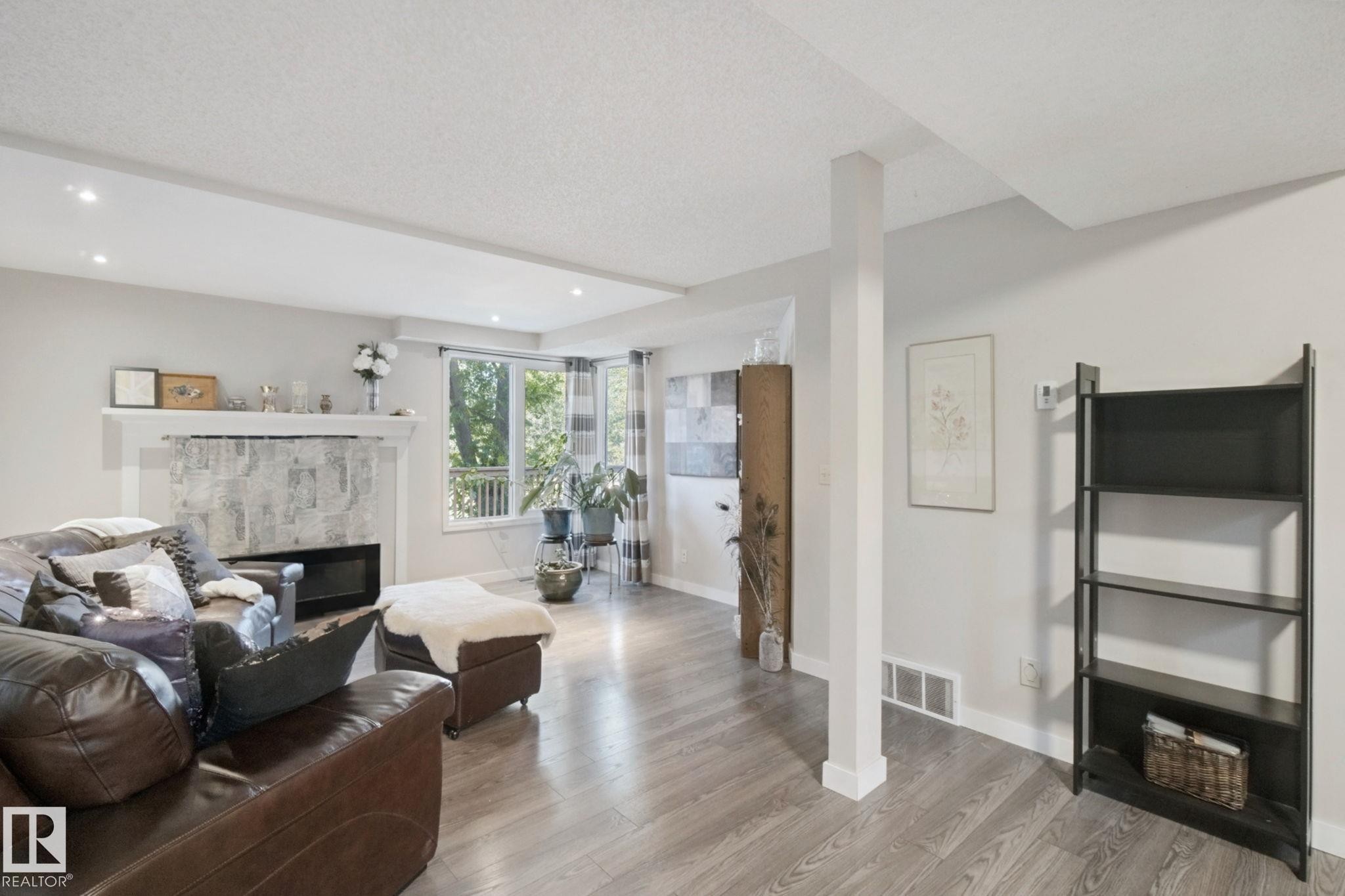 14812 43 Avenue Nw, Edmonton, AB