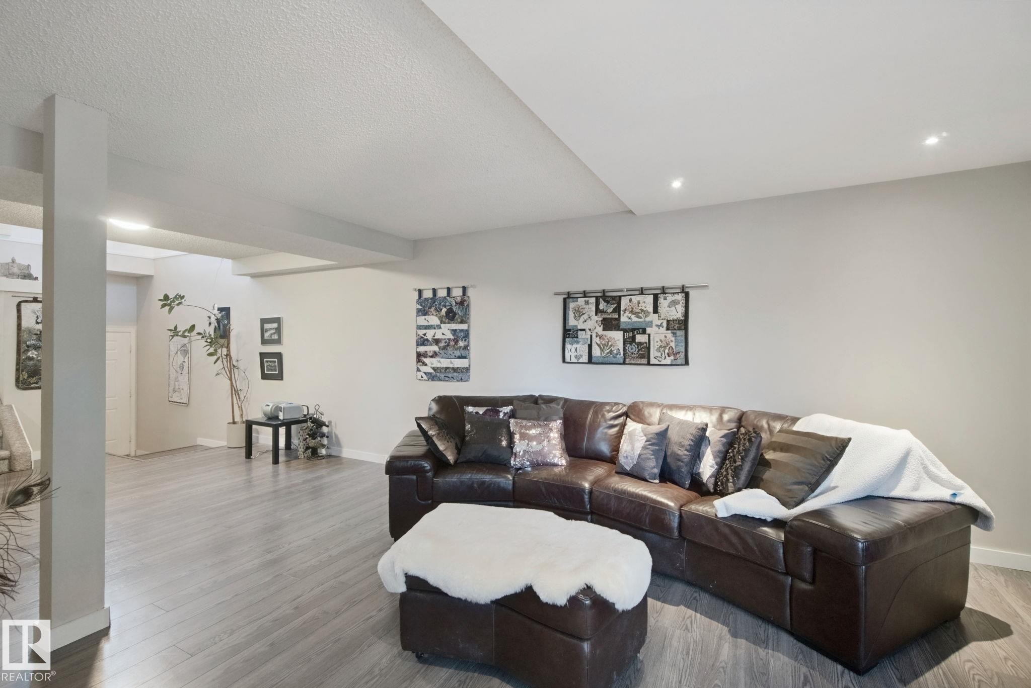 14812 43 Avenue Nw, Edmonton, AB