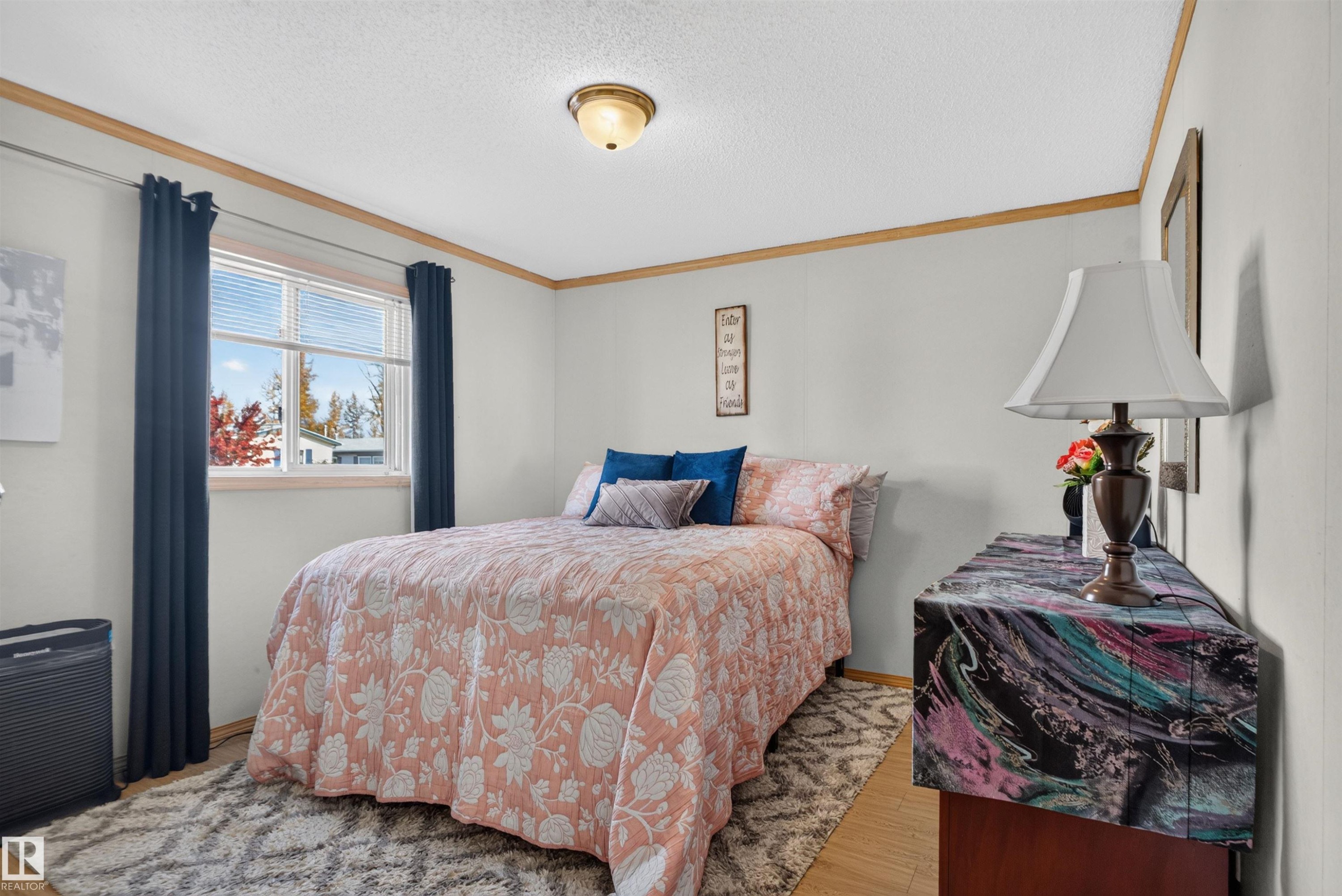 Recessed window with white blinds - 1405 53222 Range Road 272, Rural Parkland County, AB