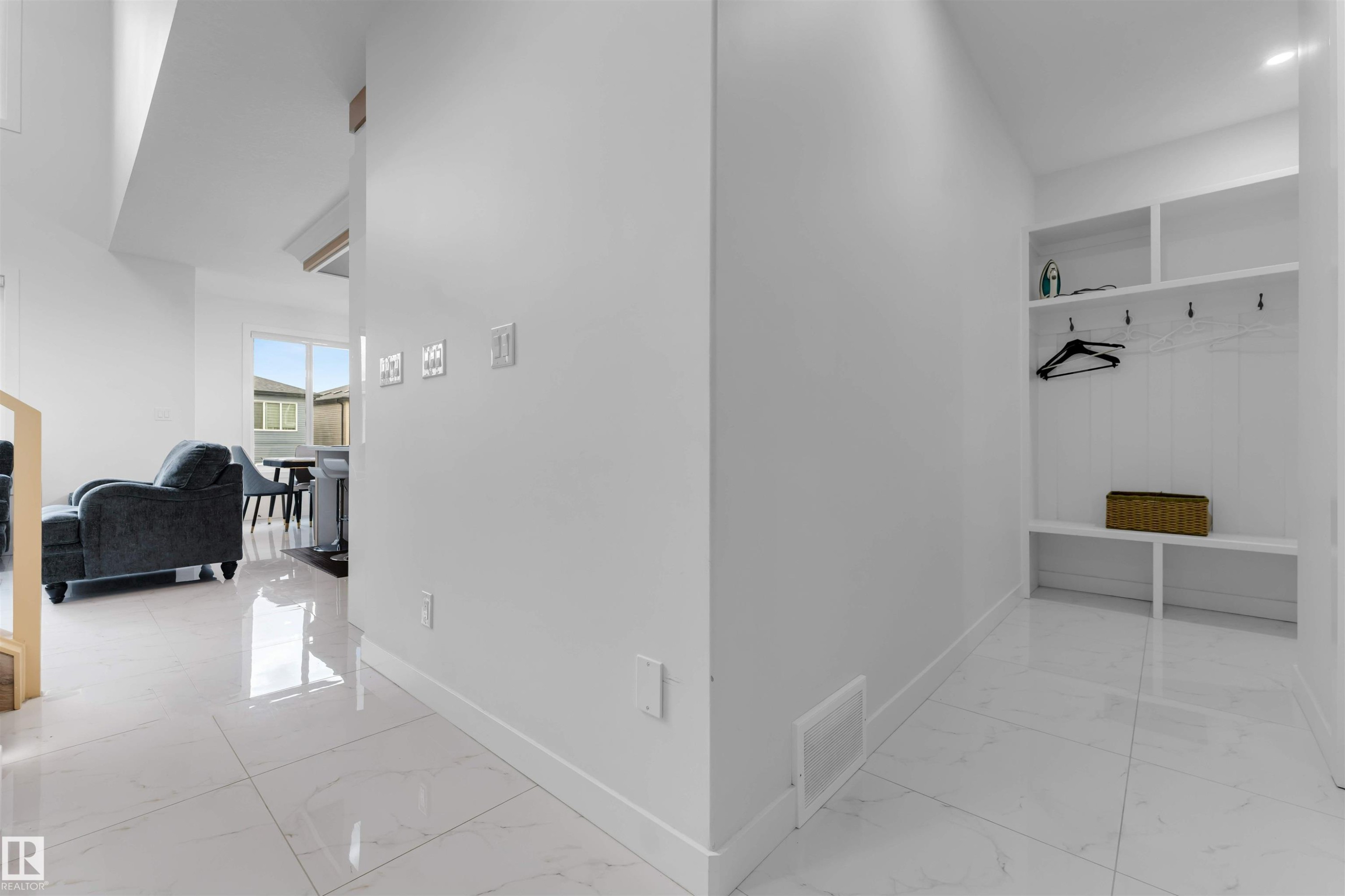 403 Pine Point, Leduc, AB
