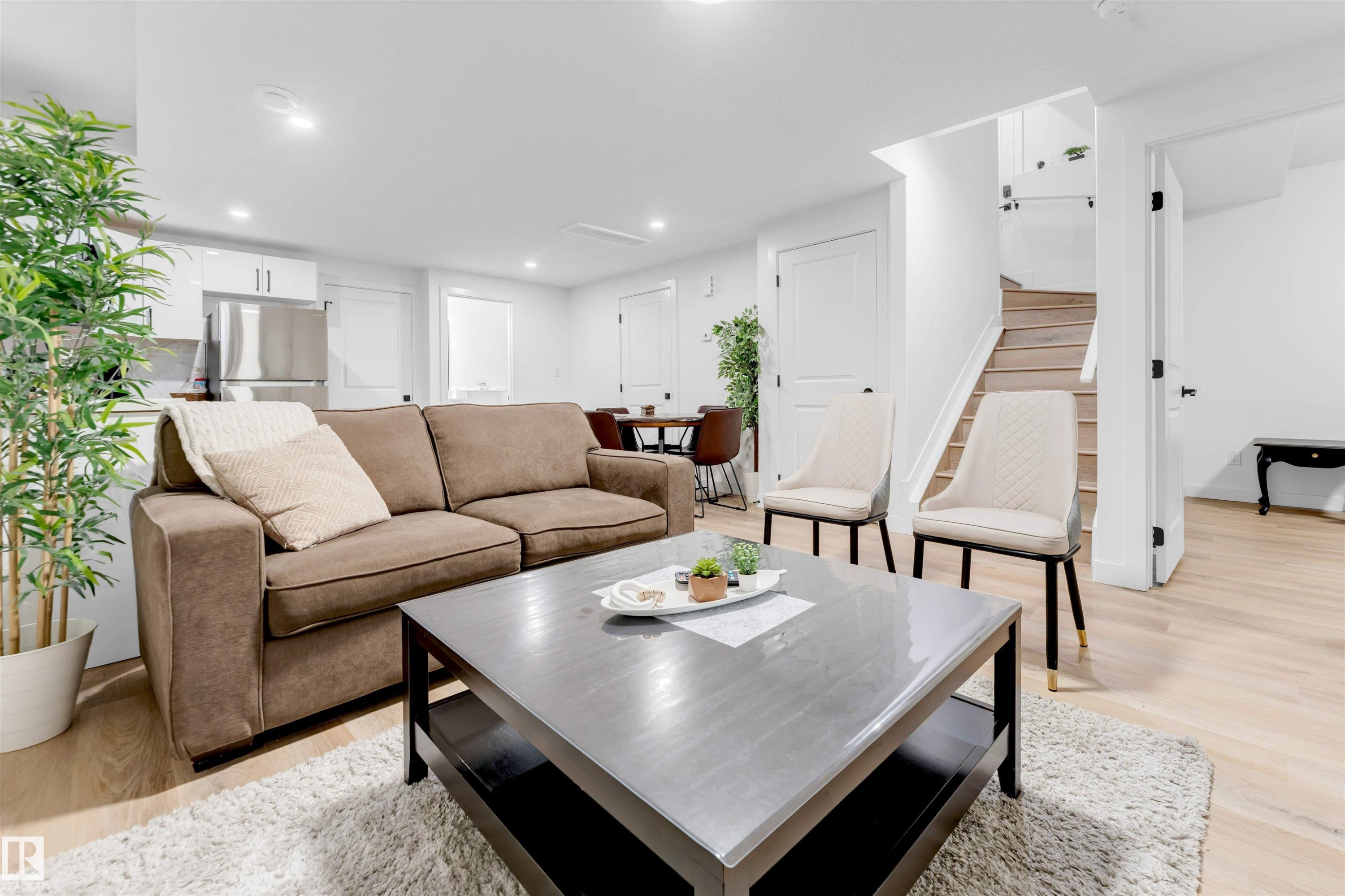 403 Pine Point, Leduc, AB
