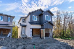 34 Pebble Cove Spruce Grove, AB T7X 4T1