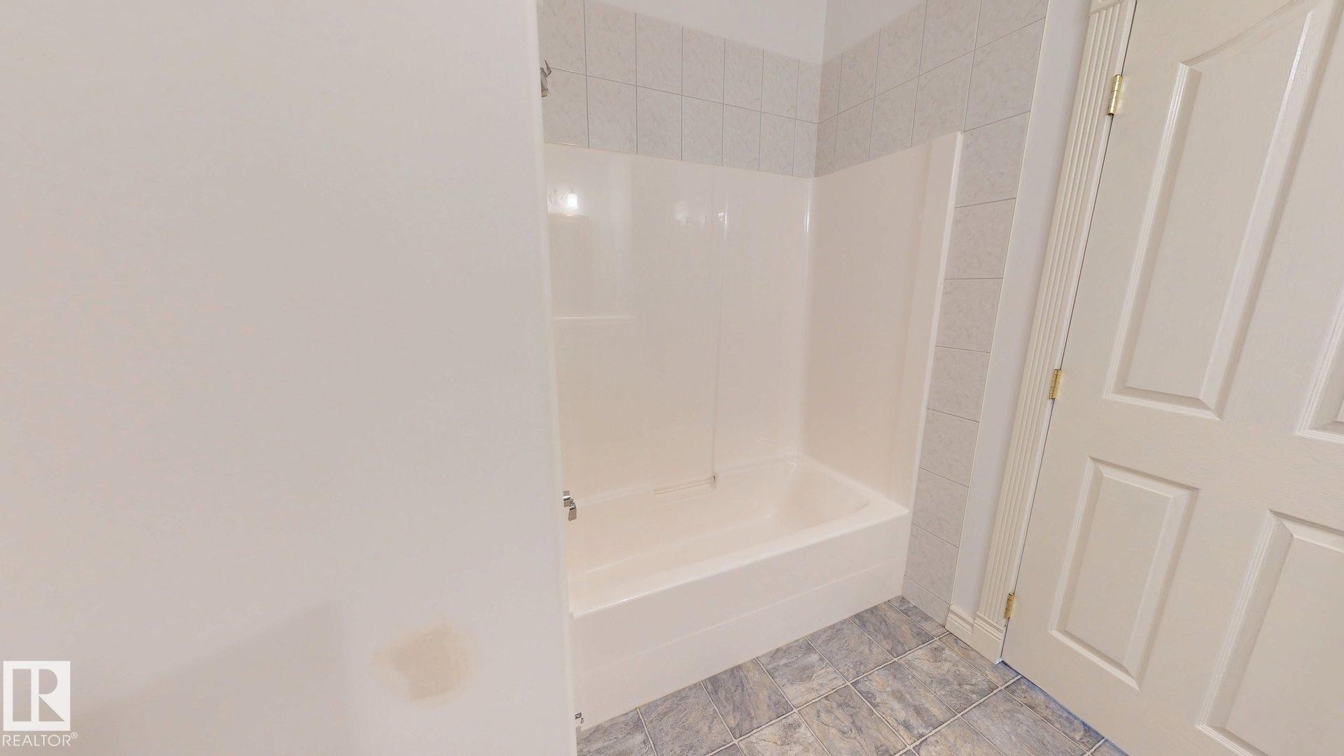 #323 Ravine Villas, Leduc, AB