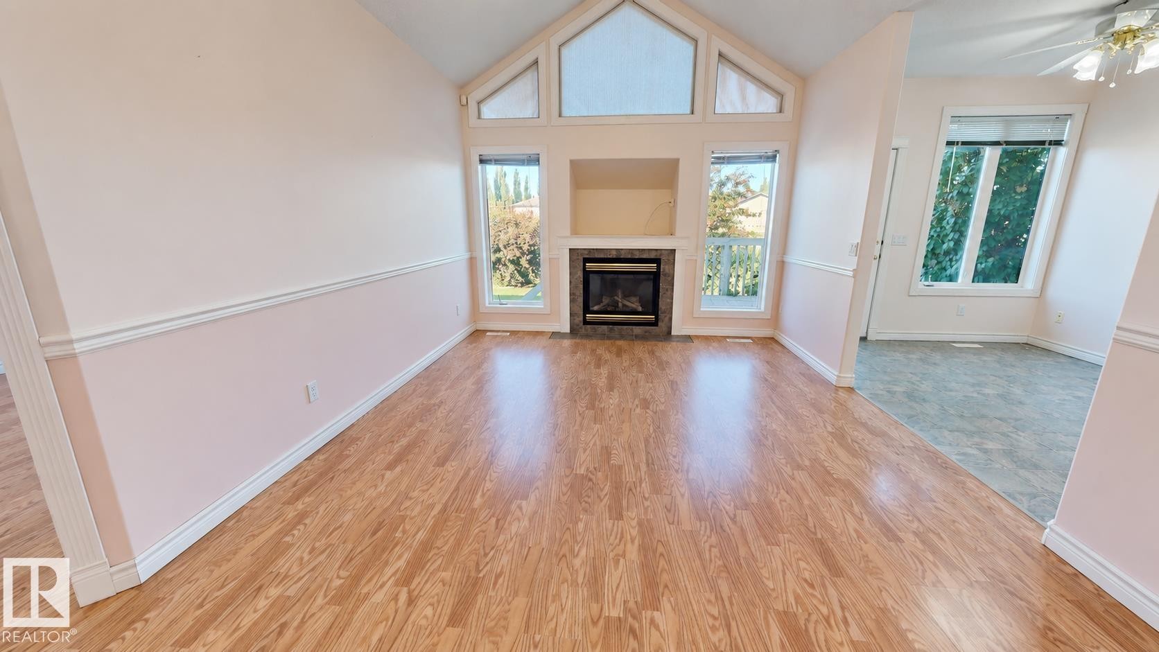 #323 Ravine Villas, Leduc, AB