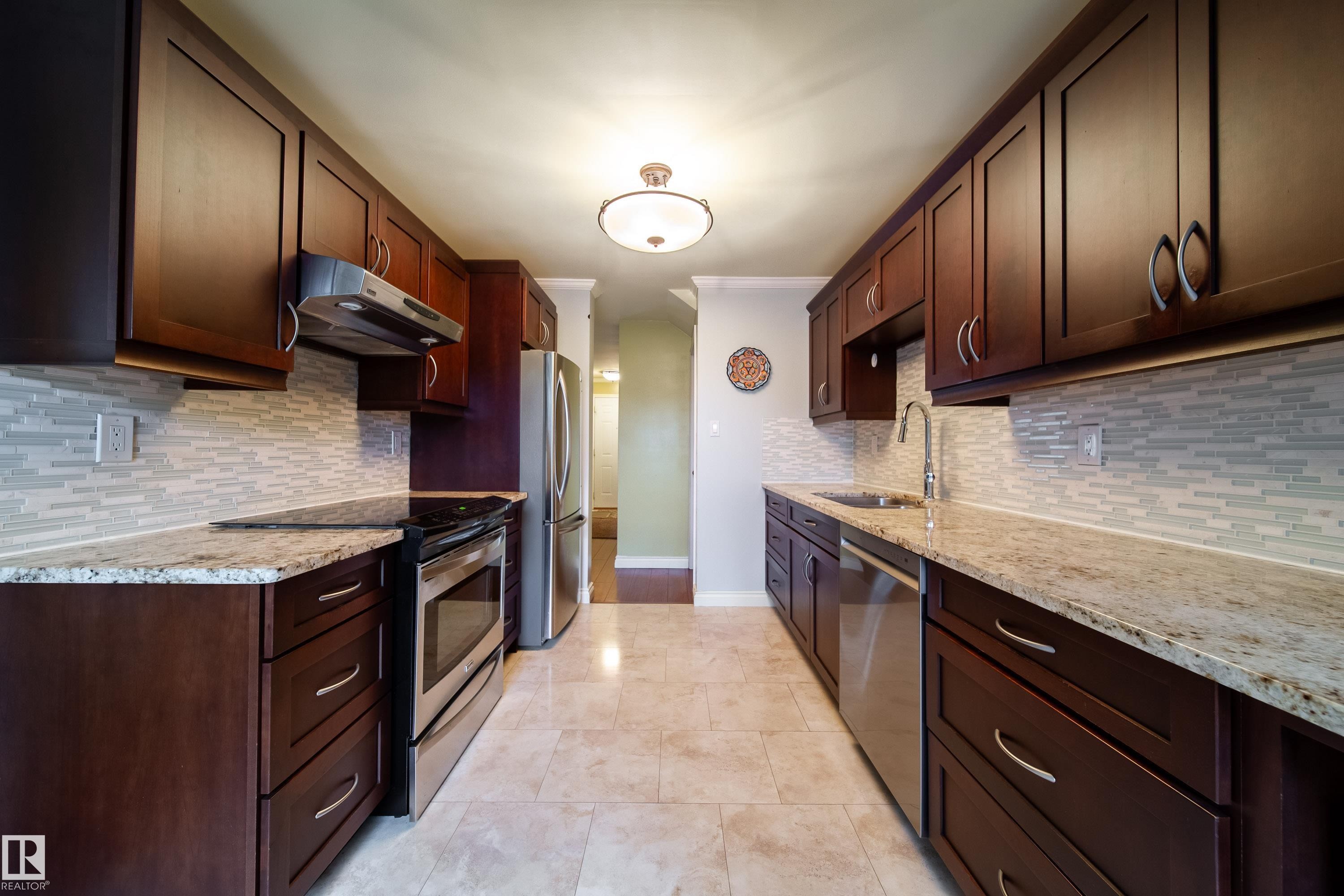 #5 11111 26 Av Nw, Edmonton, AB