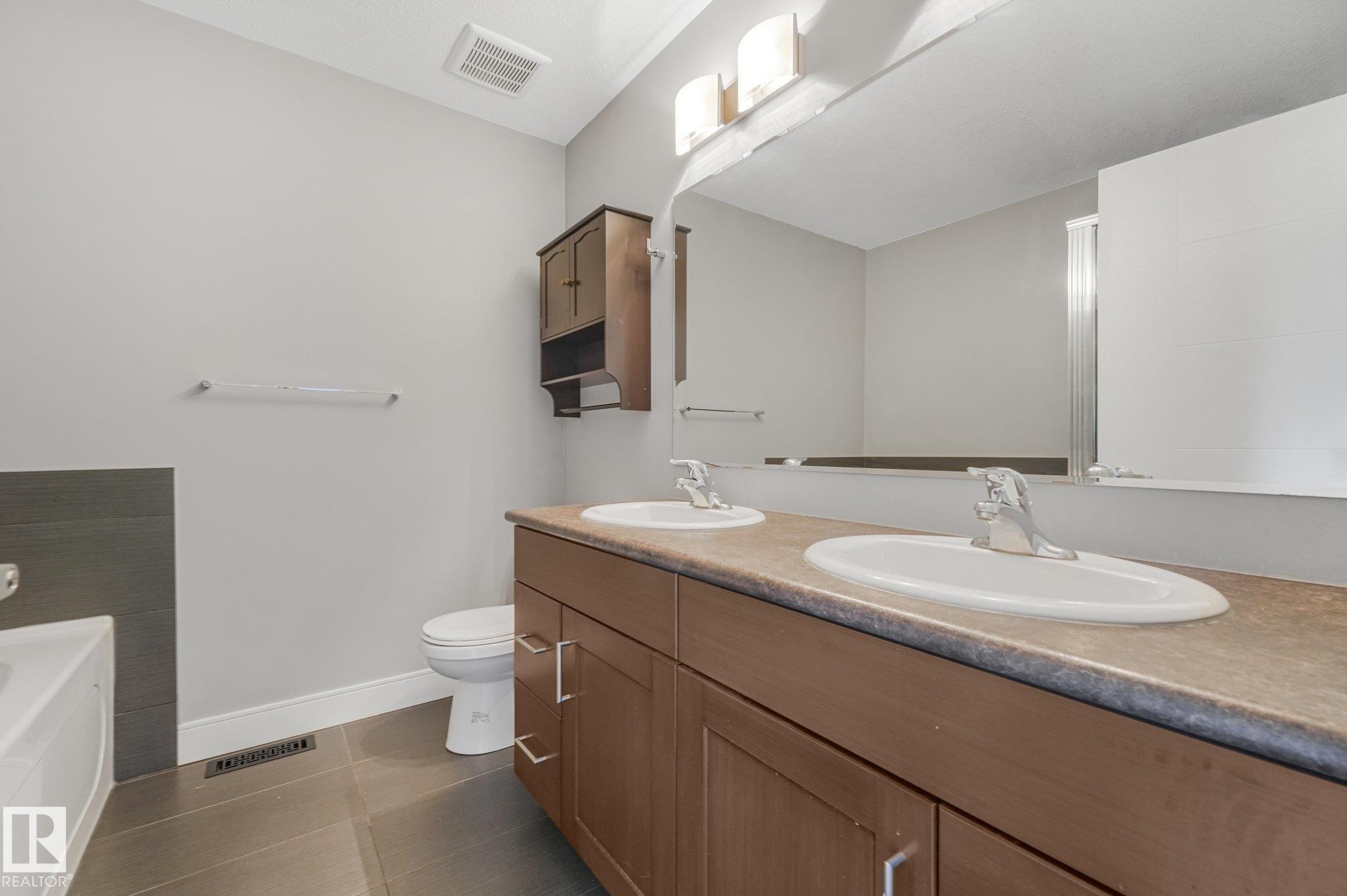 13103 132 Avenue Nw, Edmonton, AB