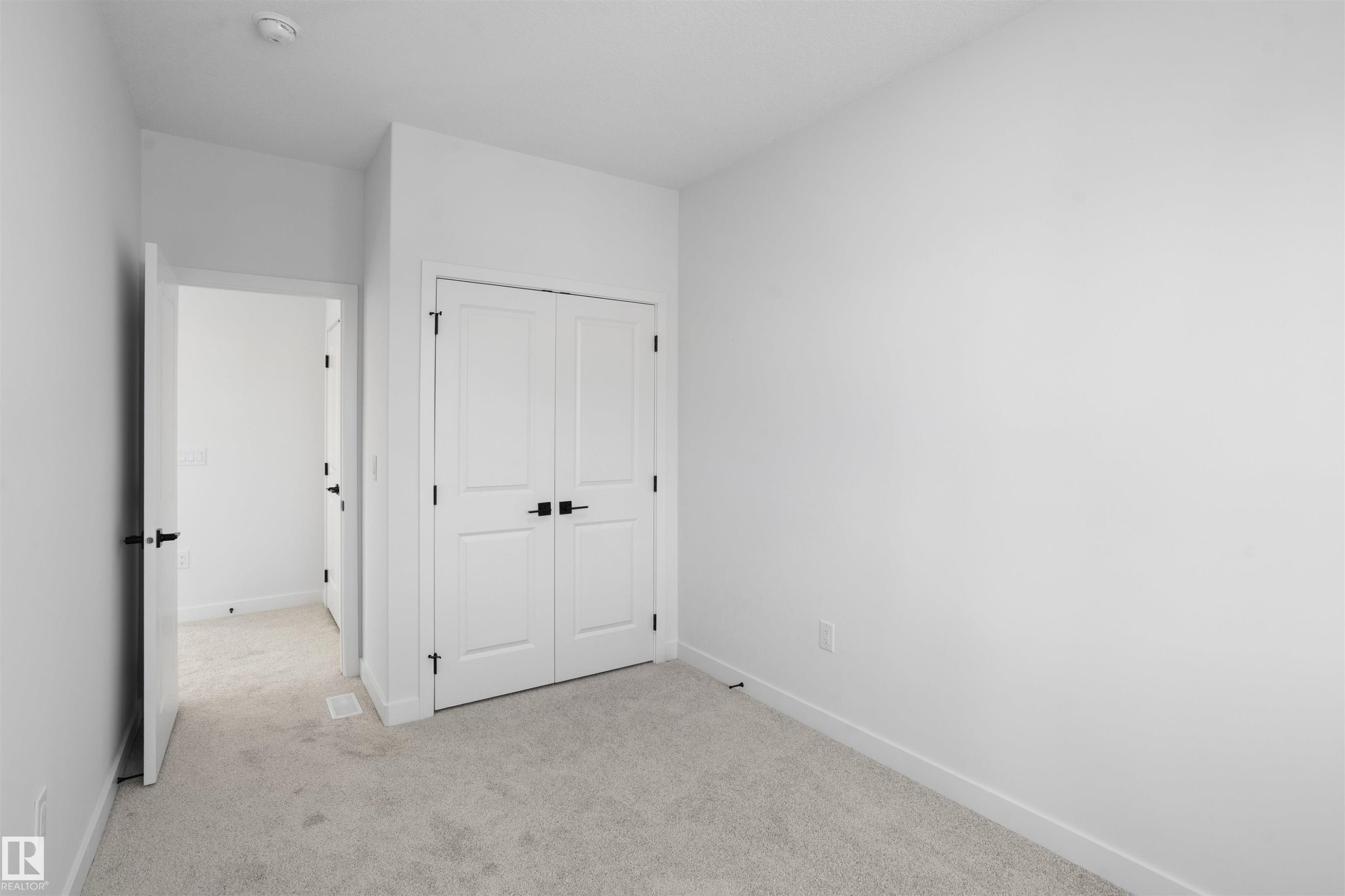 8506 223A Street Nw, Edmonton, AB