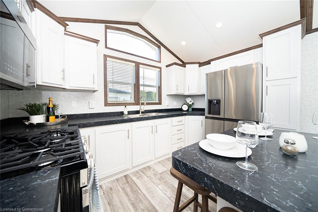 20-92 Clubhouse Road, Turkey Point, ON